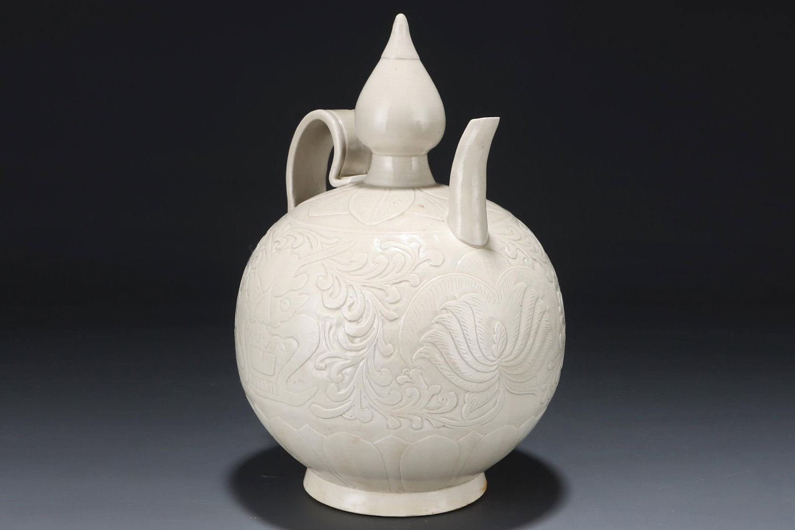 A Ding Ware Carved Ewer - 5