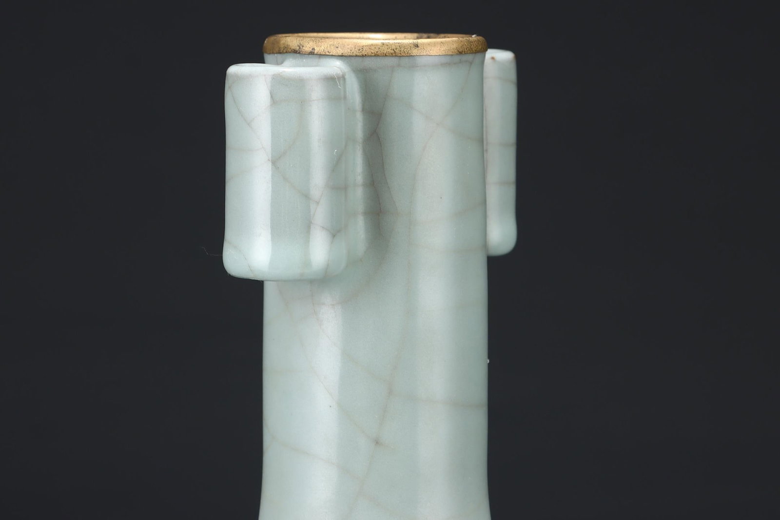 A Guan Ware Celadon Vase - 5