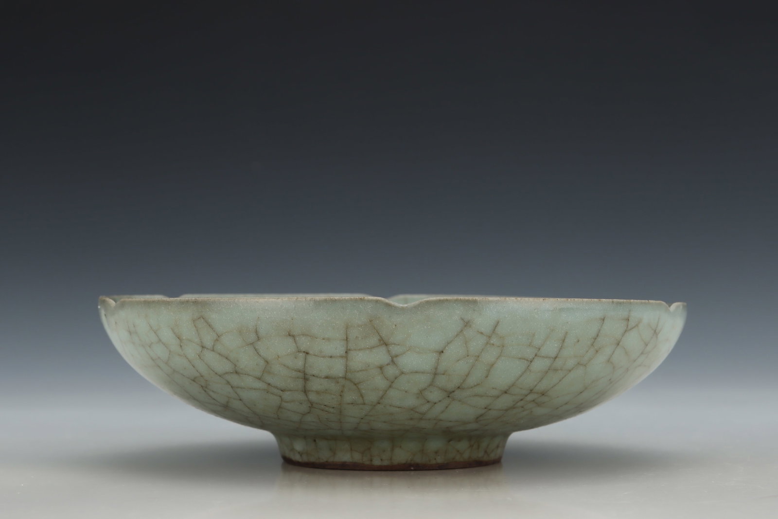 A Guan Ware Celadon Plate - 2