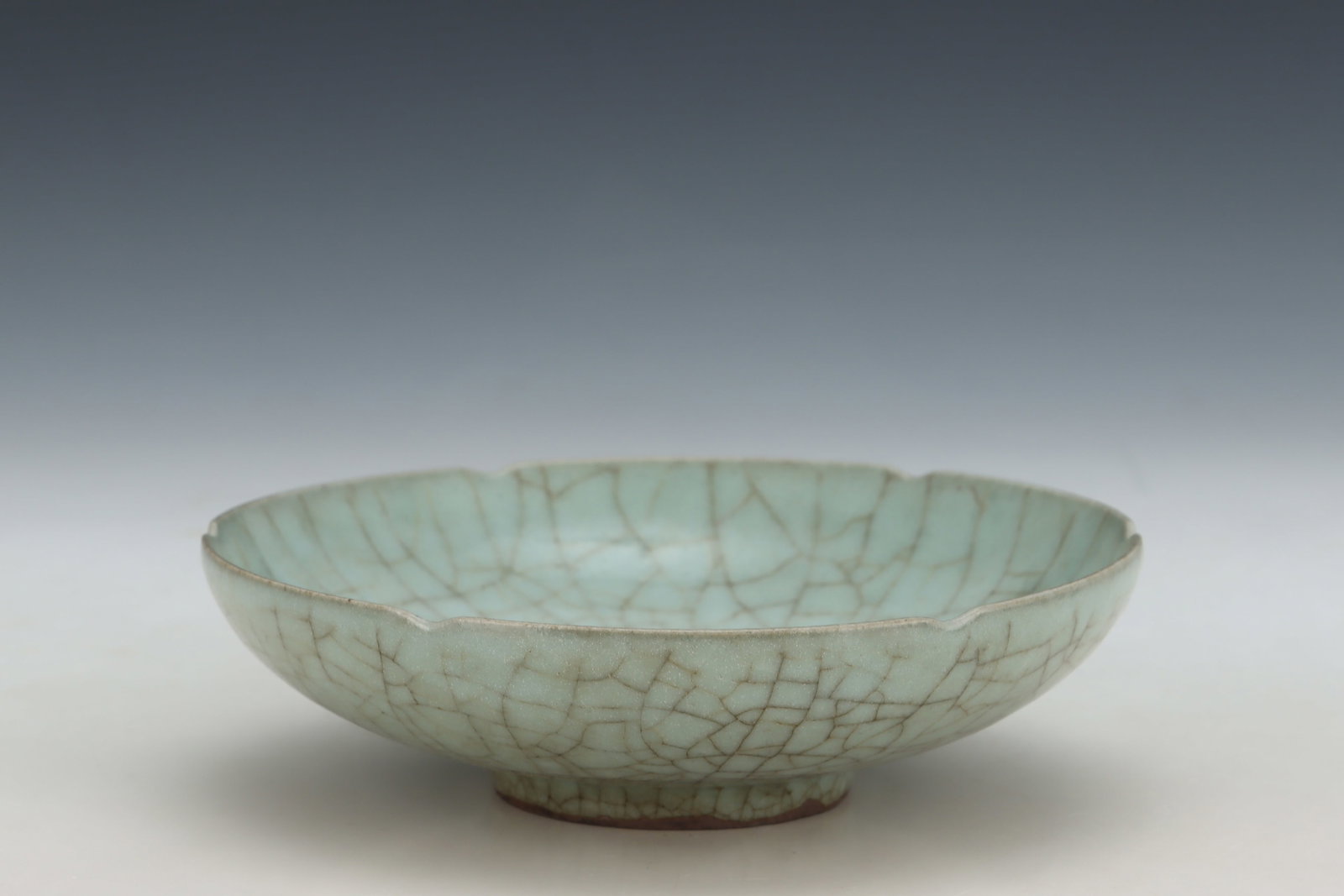 A Guan Ware Celadon Plate - 5