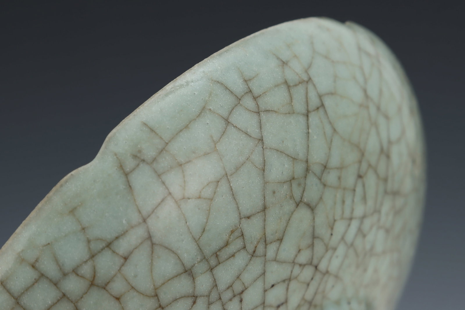 A Guan Ware Celadon Plate - 8