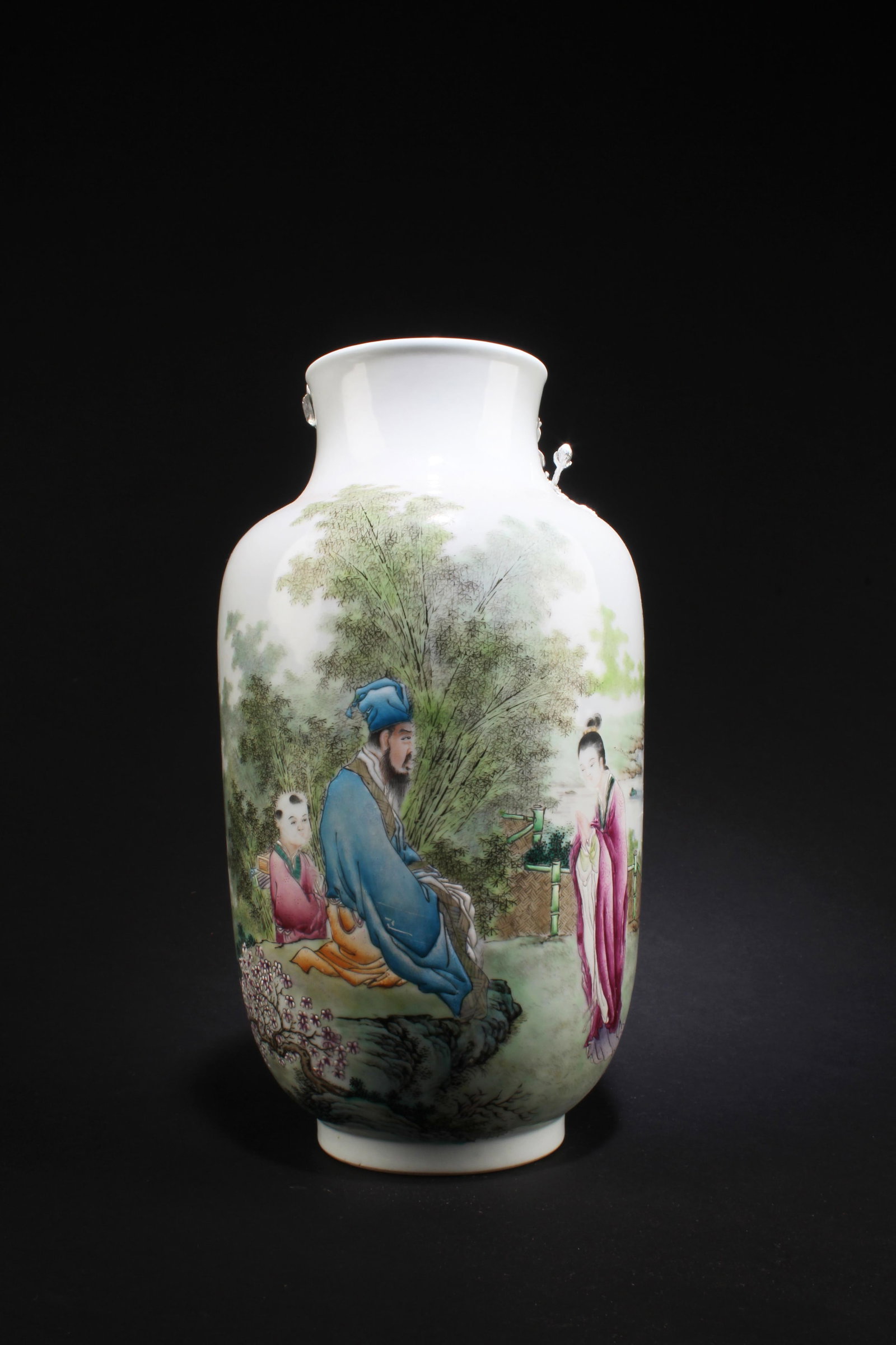 Chinese Porcelain Vase: Chinese Porcelain Vase. 'QianLong' mark. Height: 9.5"