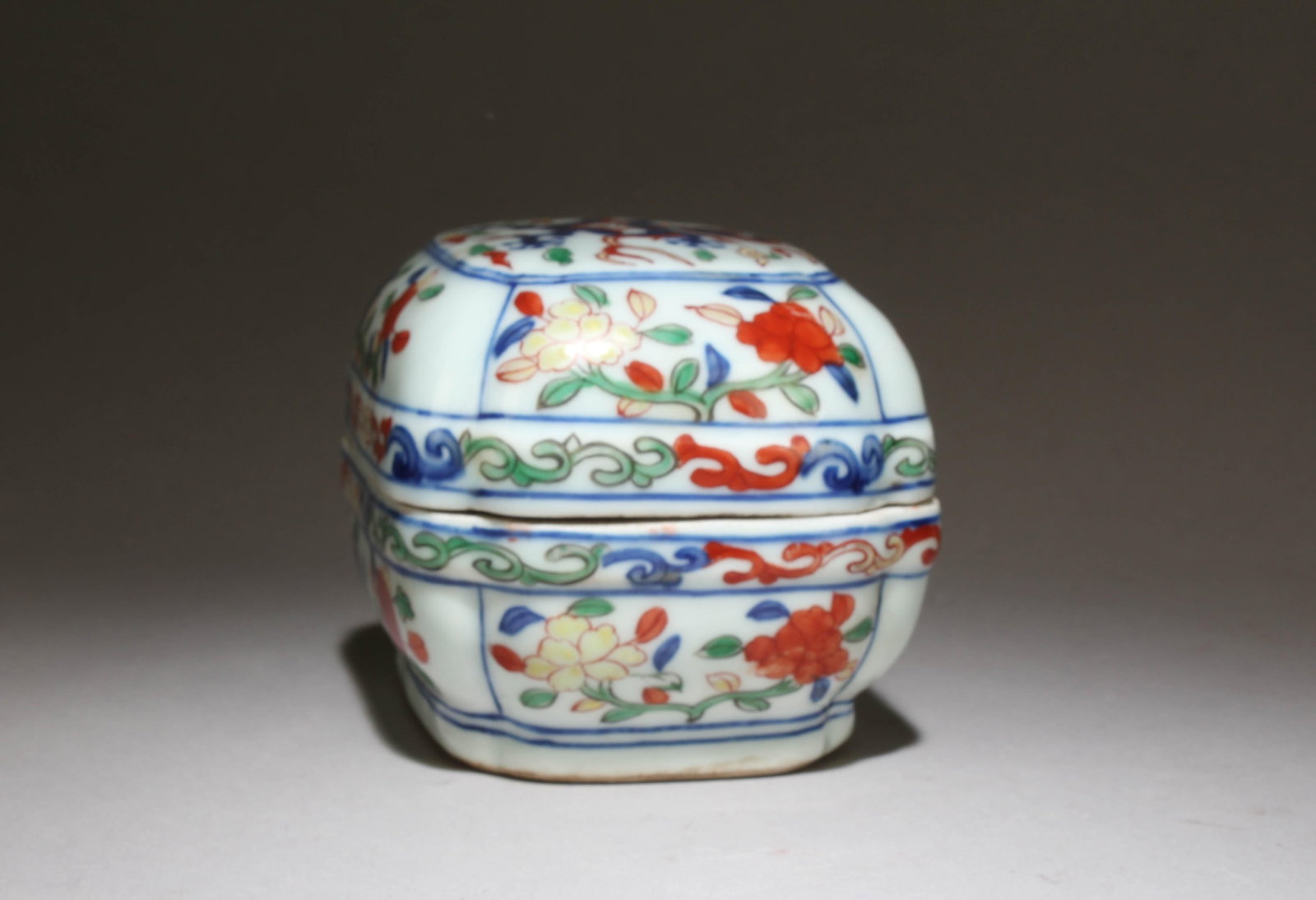 A Wucai Container - 4