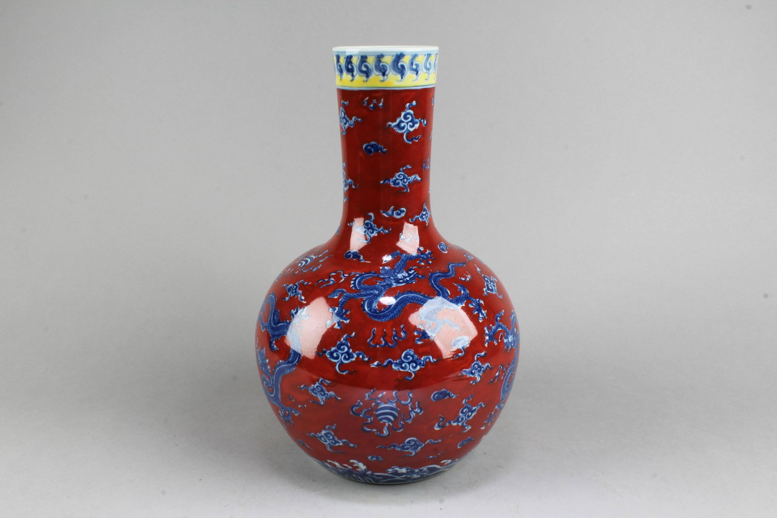 Chinese Porcelain Vase (1 of 4)