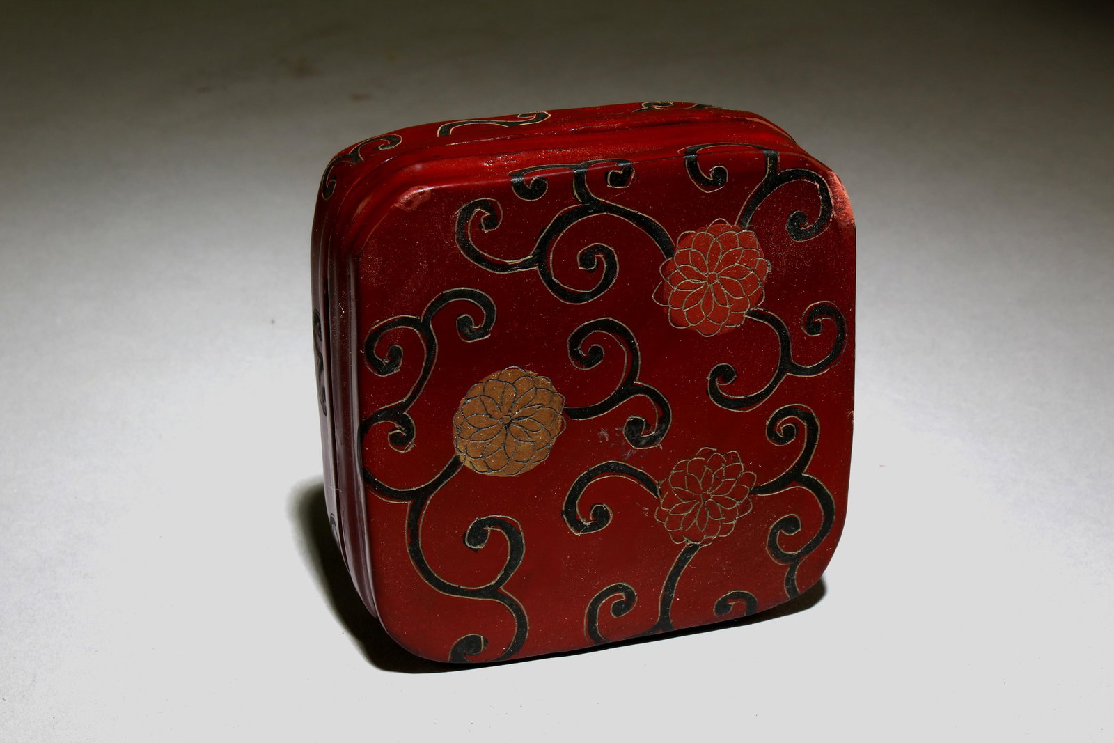 A Cinnabar Lacquer Box - 2