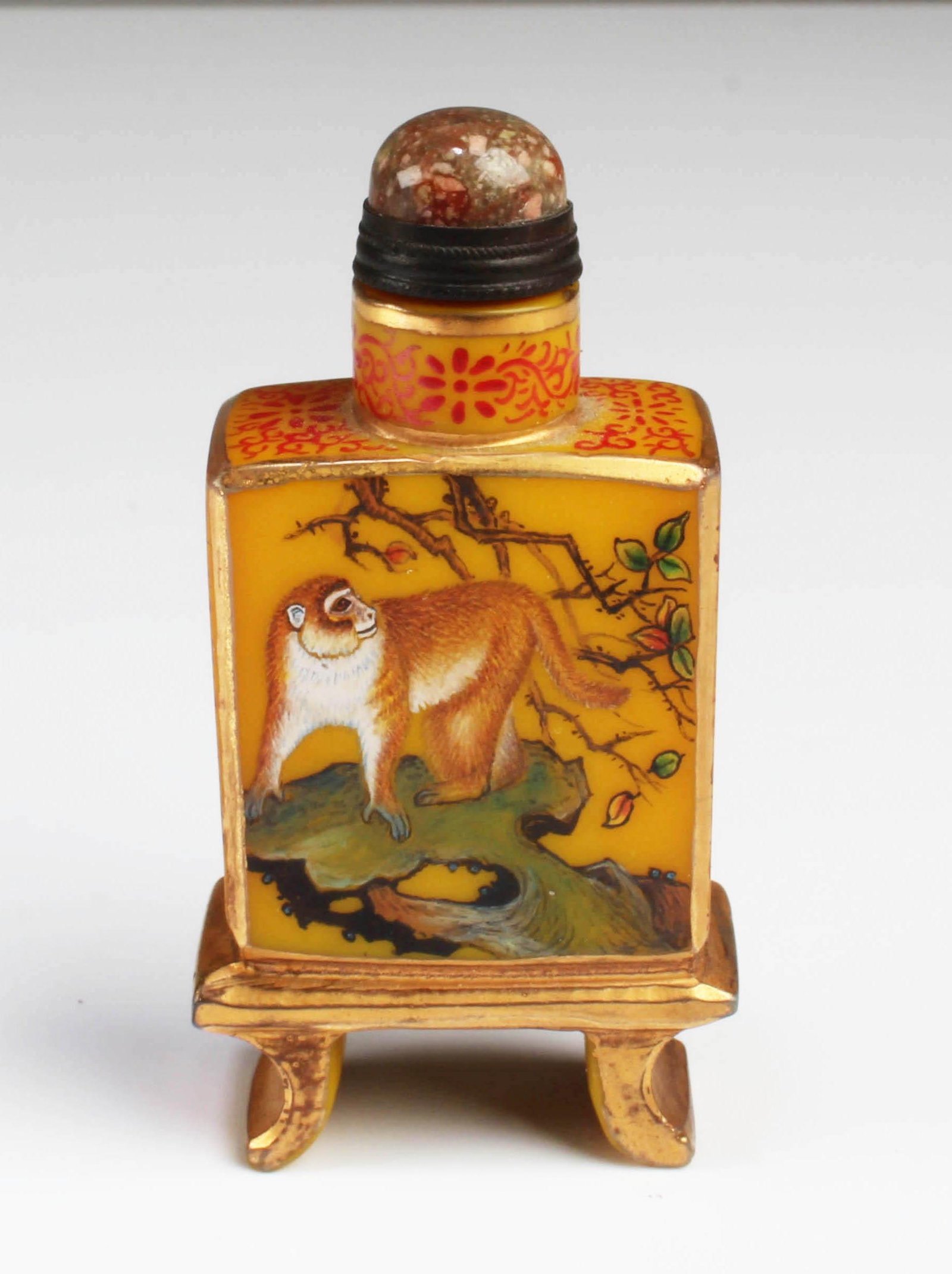 Chinese Peking Glass Snuff Bottle (1 of 4)