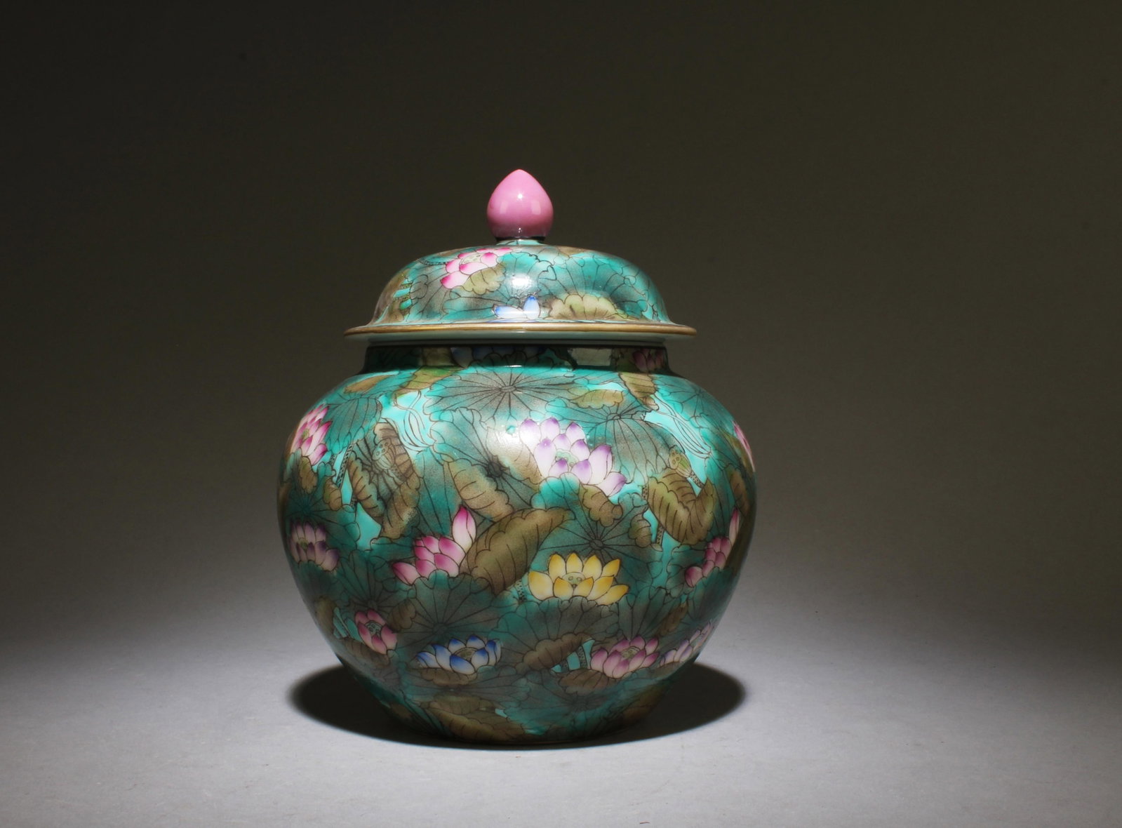 A Famille Rose Jar with Lid (1 of 5)