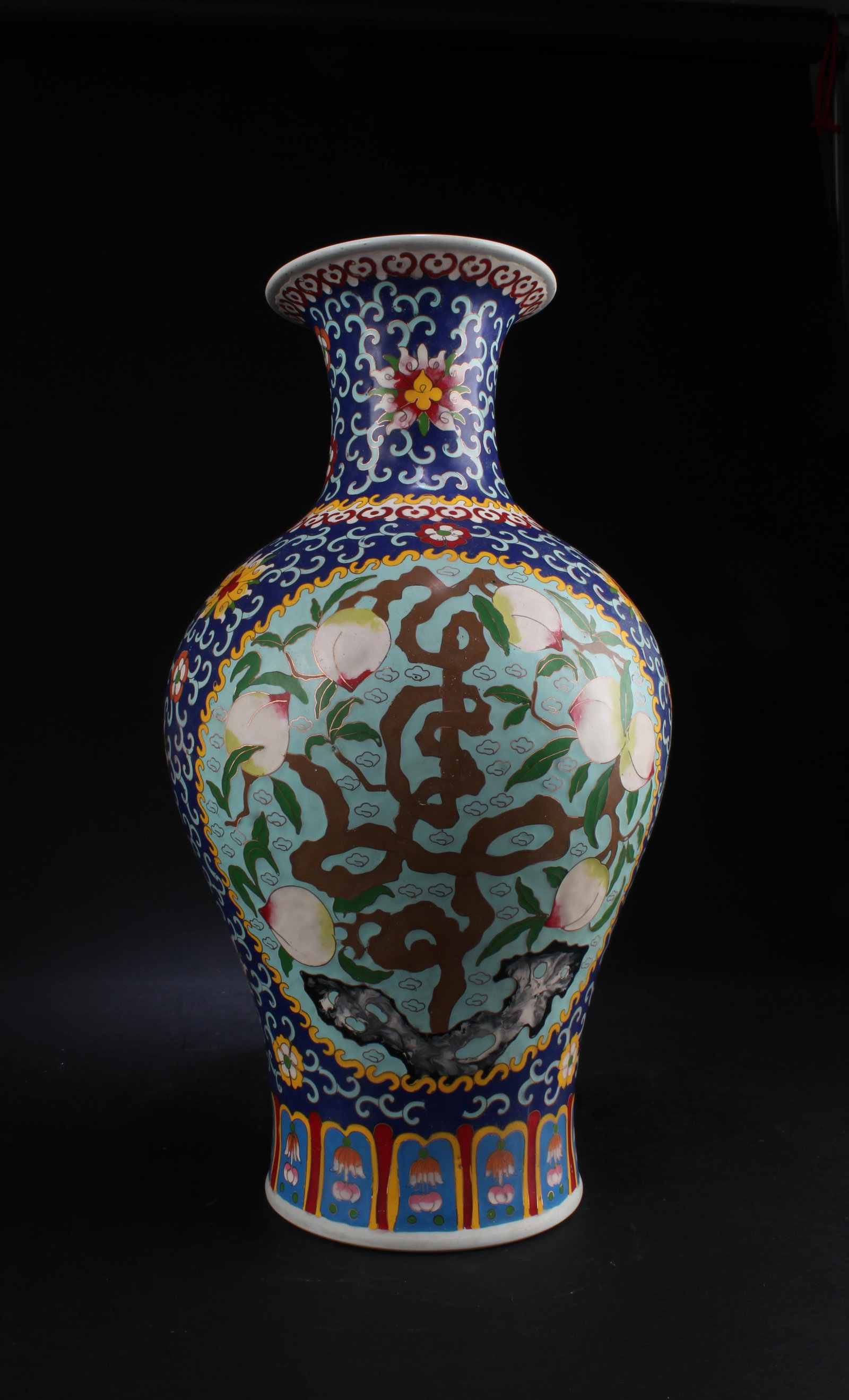 Chinese Porcelain Vase (1 of 6)