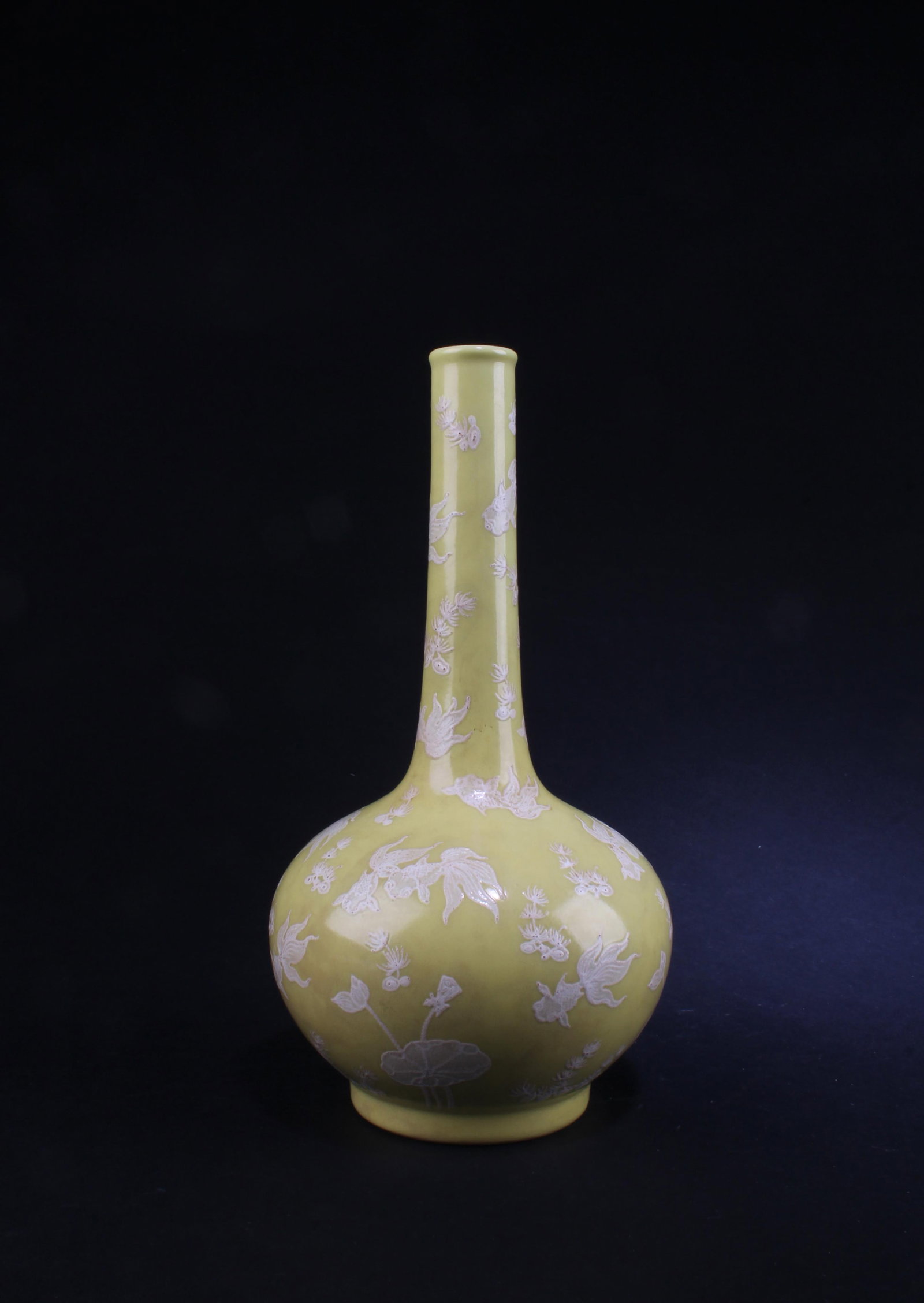 Chinese Porcelain Vase (1 of 5)