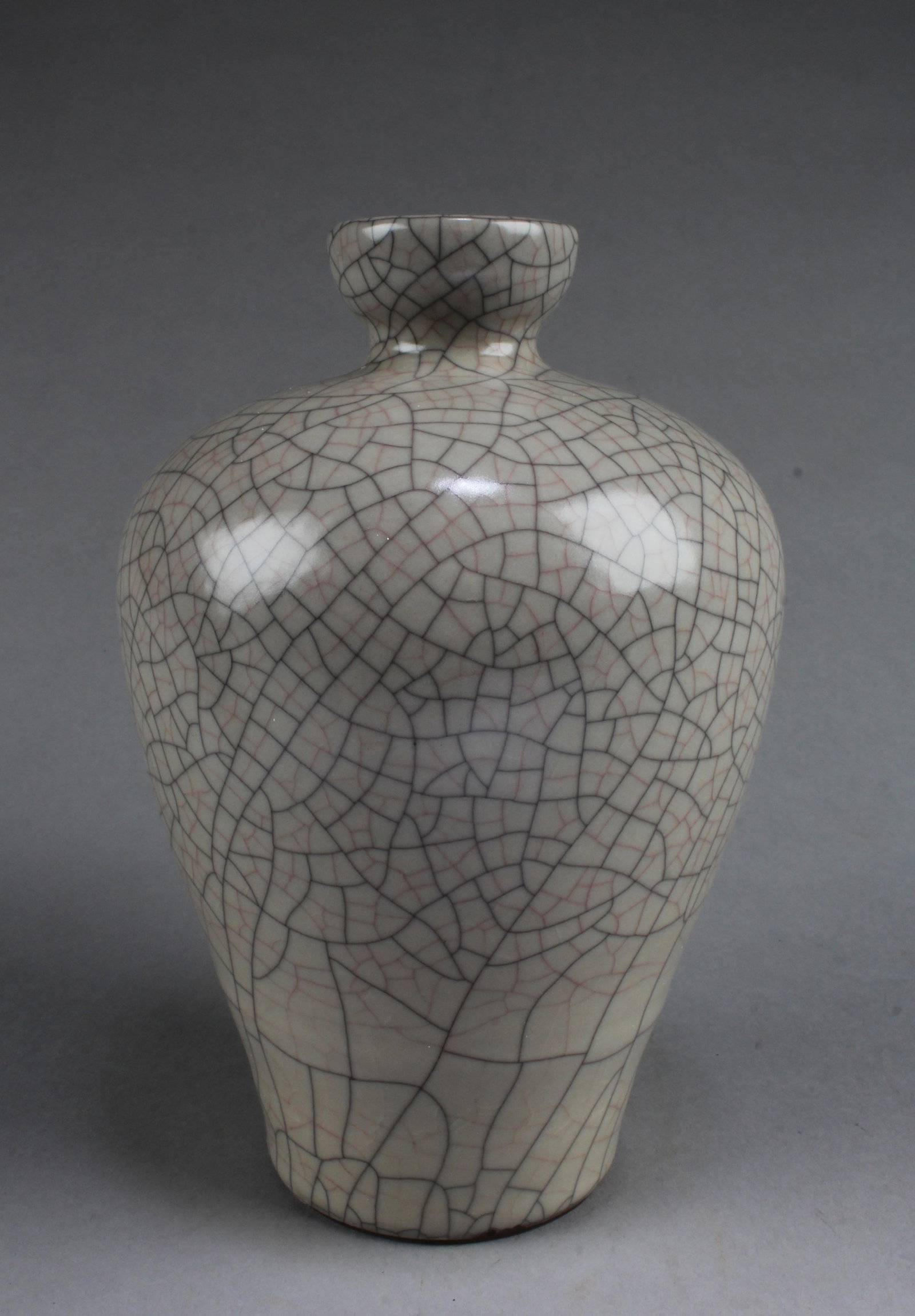 Chinese Geyao Vase: Chinese Geyao Vase. Height: 8.25"