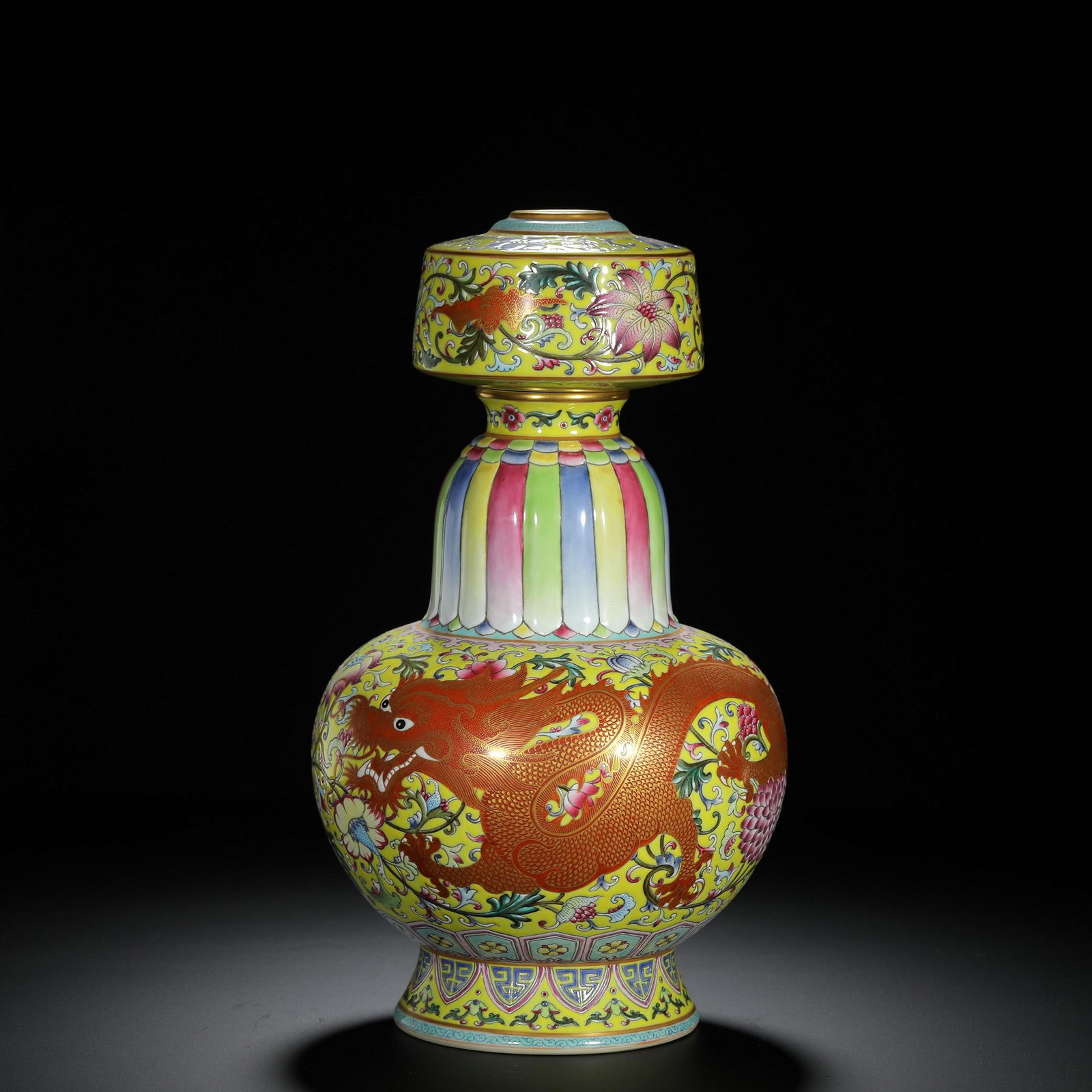 Yellow-Ground Dragon Bumpa Ewer: Yellow-Ground Dragon Bumpa Ewer. Diam: 5.91" Height: 10.24"