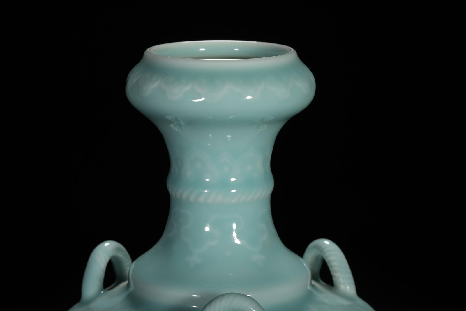 Green-Glazed Cord-Pattern Vase - 2