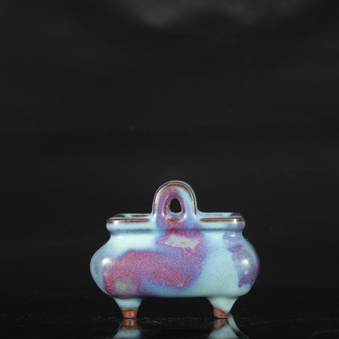 A Jun Ware Tripod Censer - 4