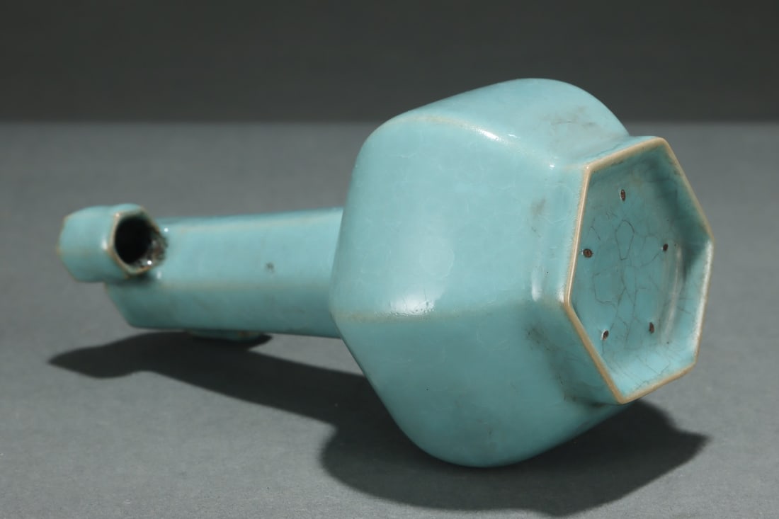 A Ru Ware Celadon Hexagonal Vase - 8