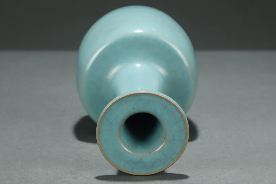 A Ru Ware Celadon Vase - 7