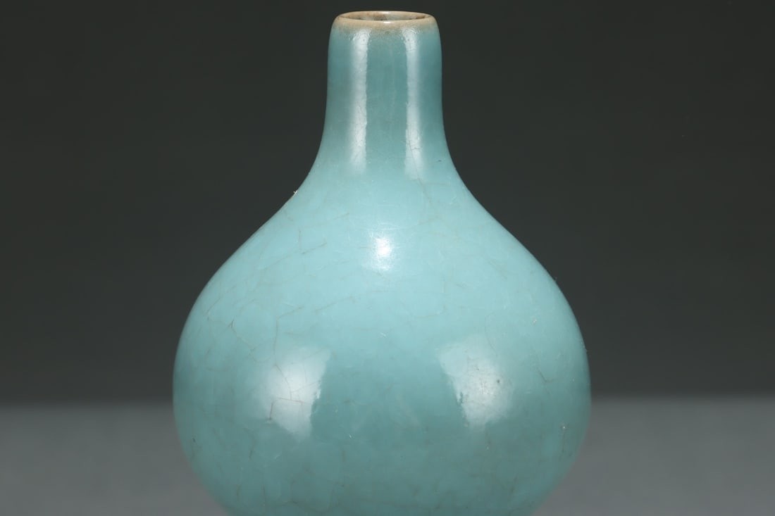 A Ru Ware Celadon Vase - 5