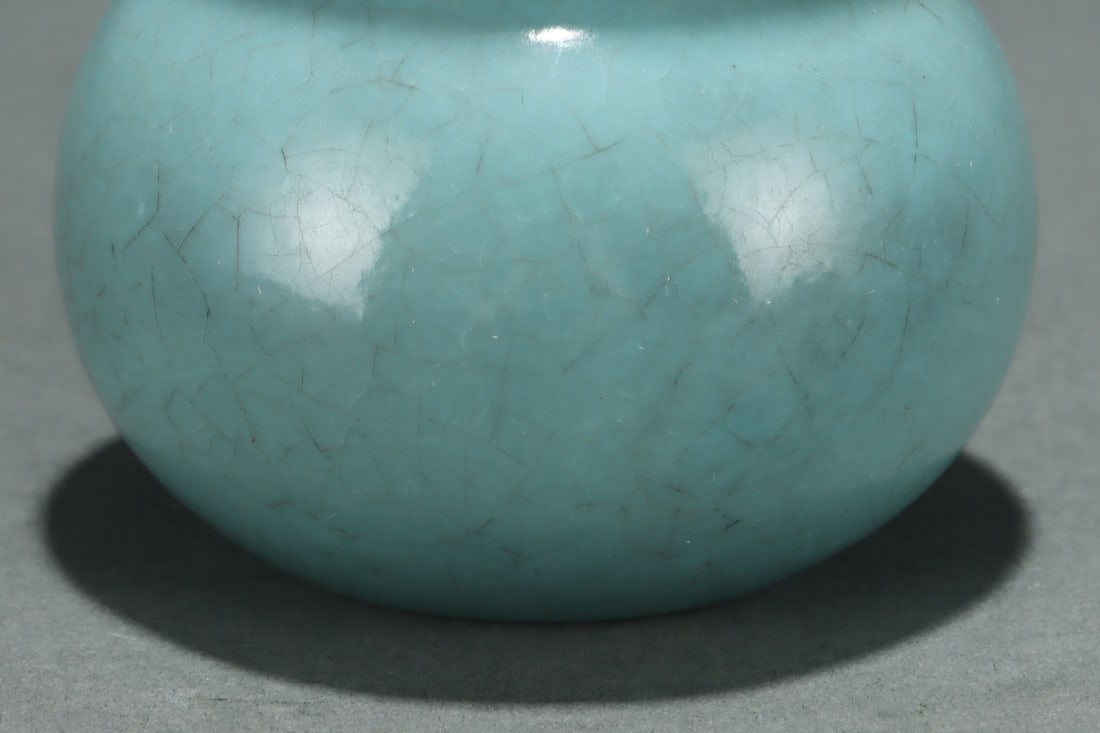 A Ru Ware Celadon Vase - 6