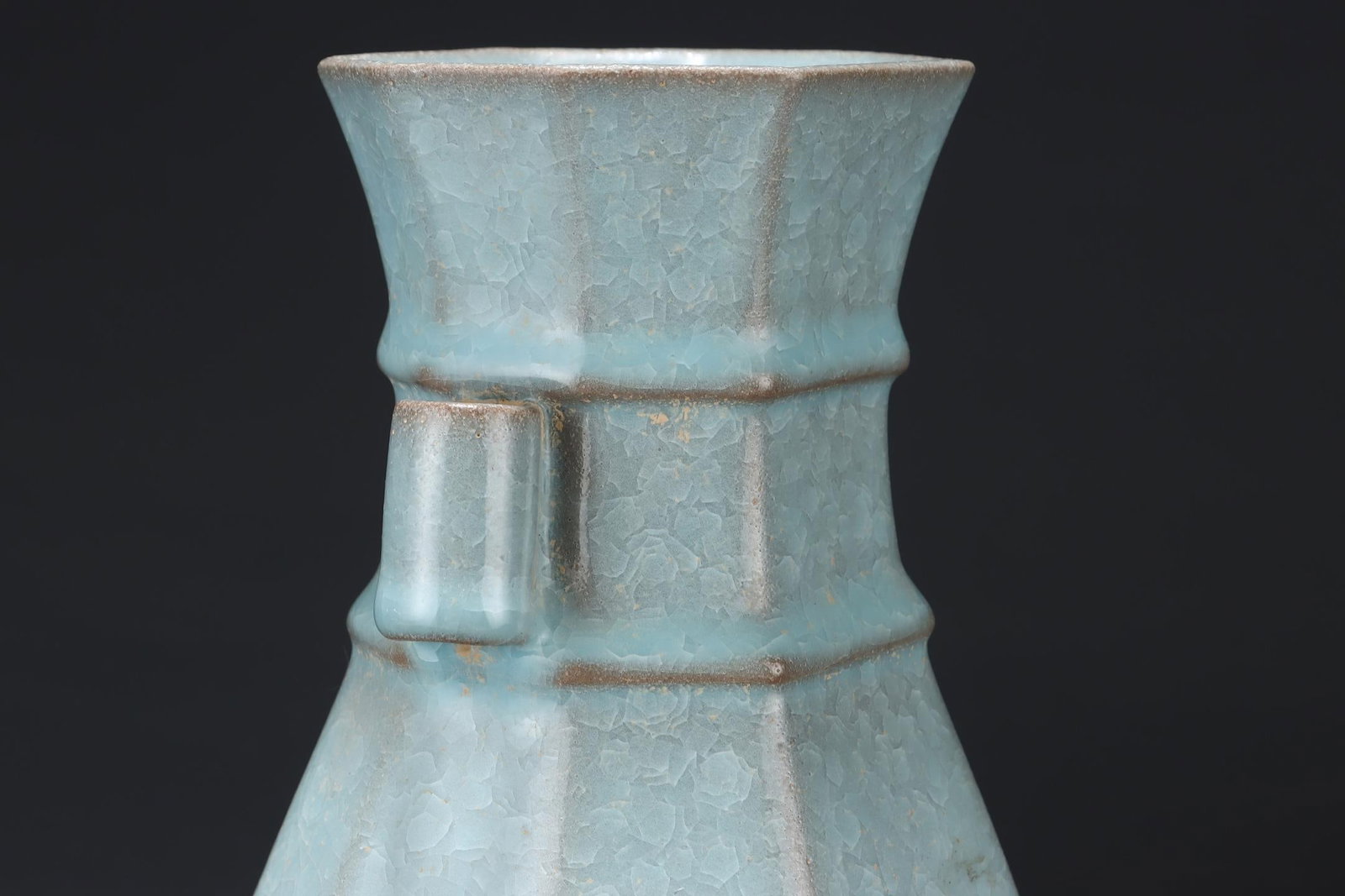 A Ru Ware Celadon Glazed Octagonal Vase - 5