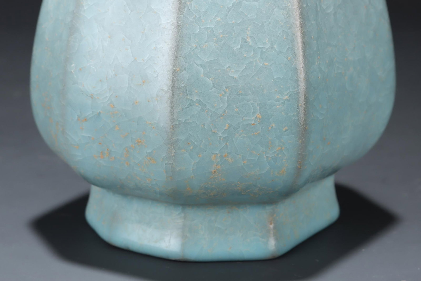 A Ru Ware Celadon Glazed Octagonal Vase - 6