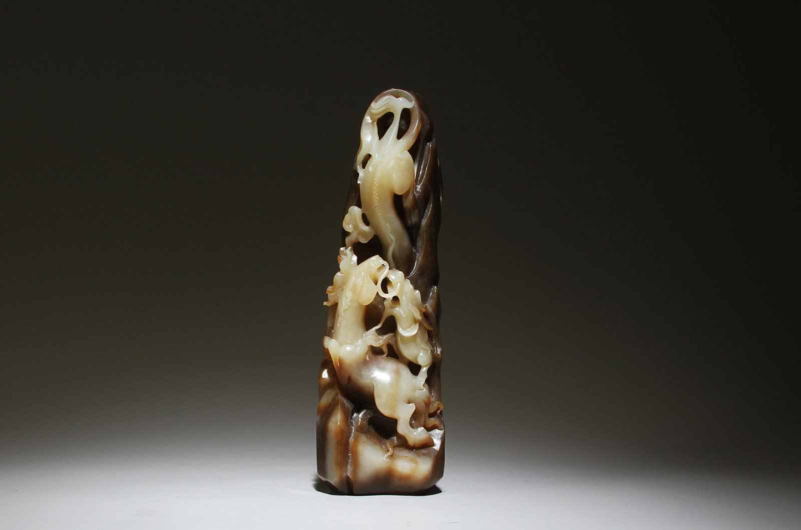 Chinese Jade Dragon Sculpture (1 of 7)