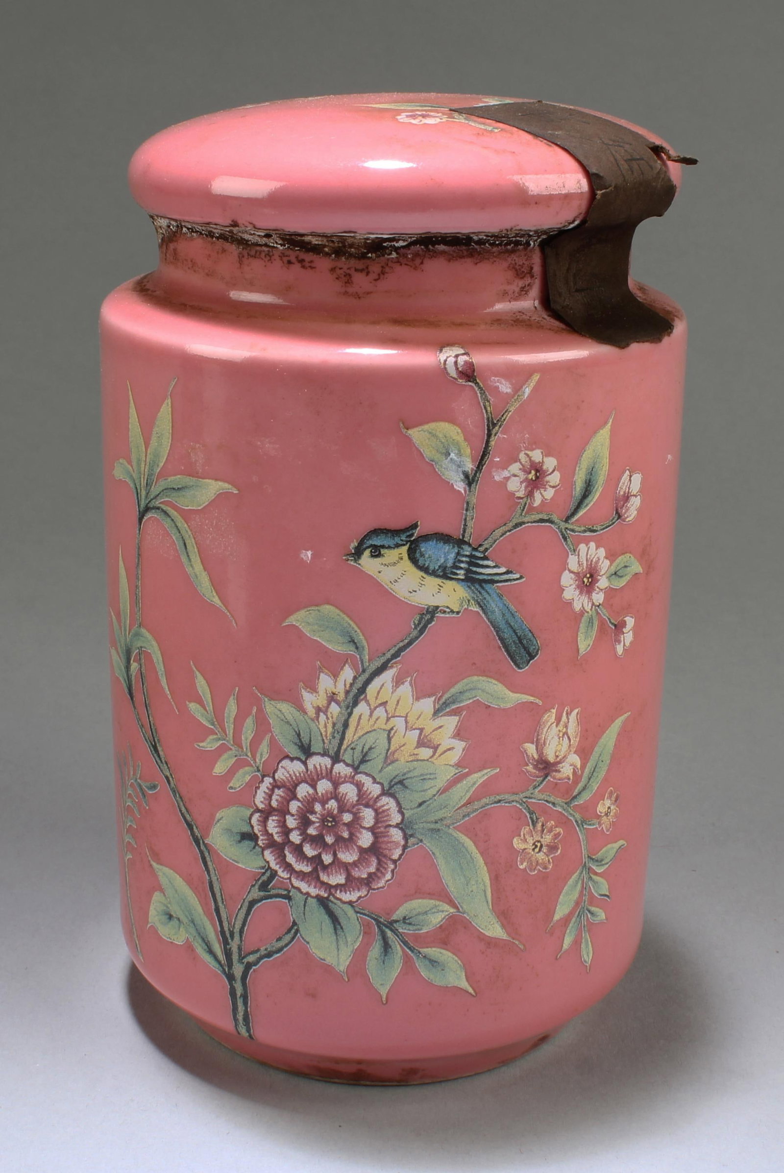 Chinese Porcelain Container (1 of 4)
