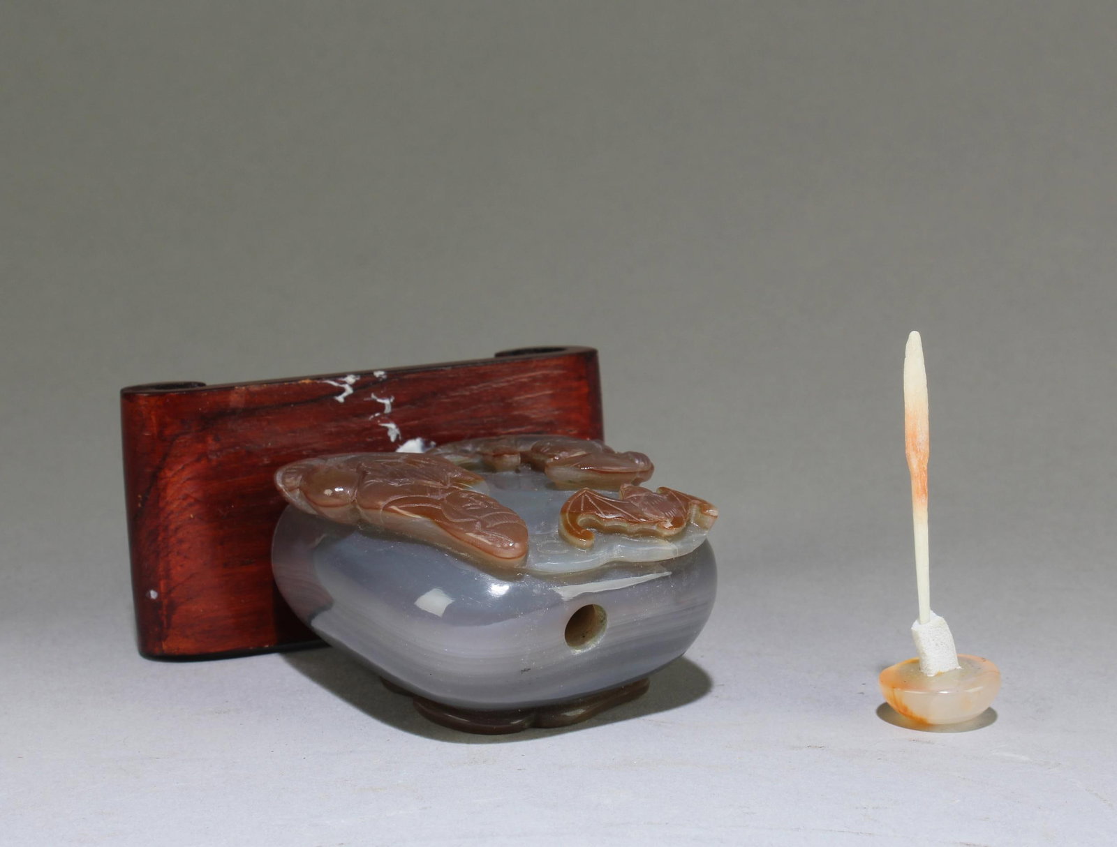 An Agate Snuff Bottle - 4