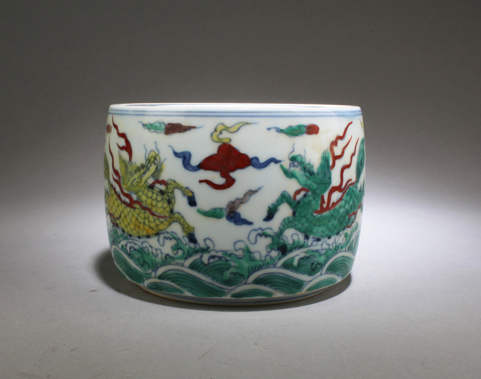 A Porcelain Cricket Container (1 of 9)