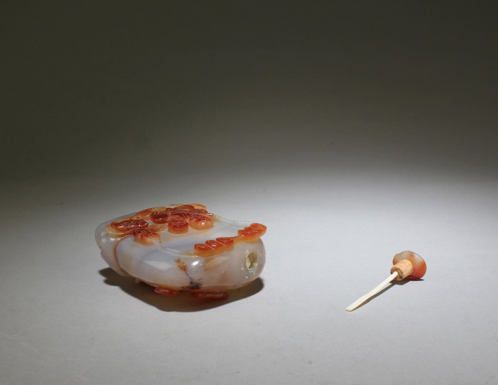 An Agate Snuff Bottle - 4