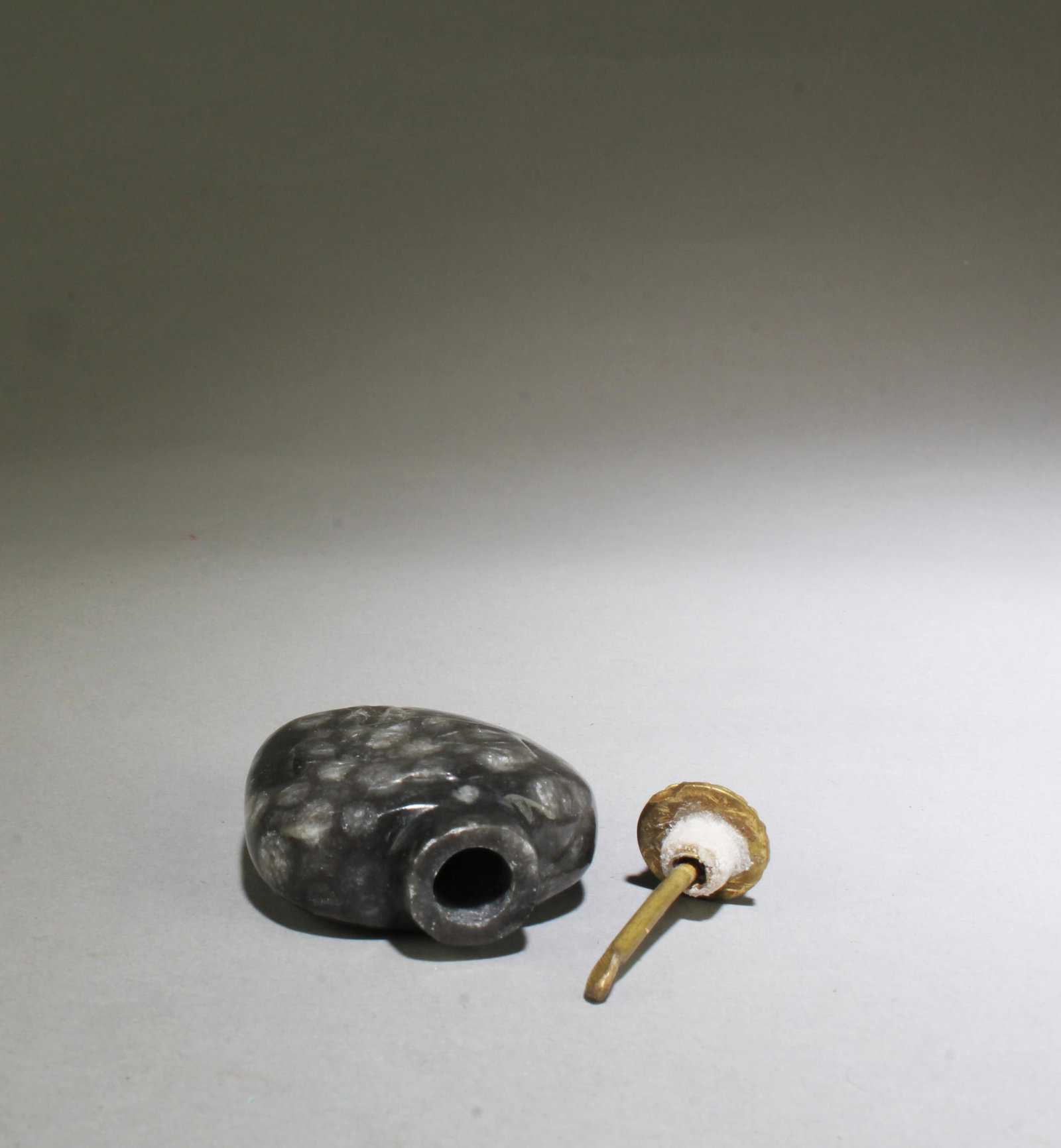 A Jadestone Snuff Bottle - 4