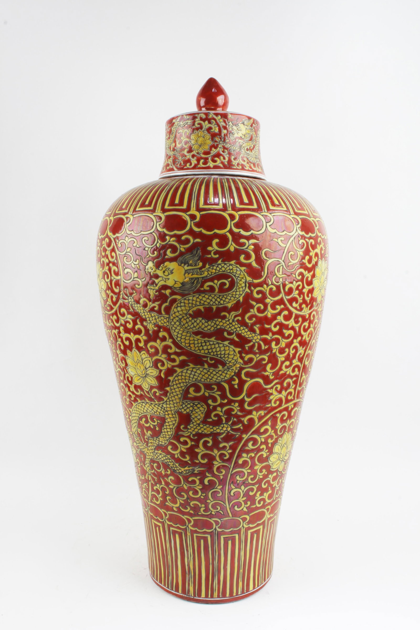 Chinese Porcelain Vase: Chinese Porcelain Vase with lid. 'JiaJing' mark. Height: 25"