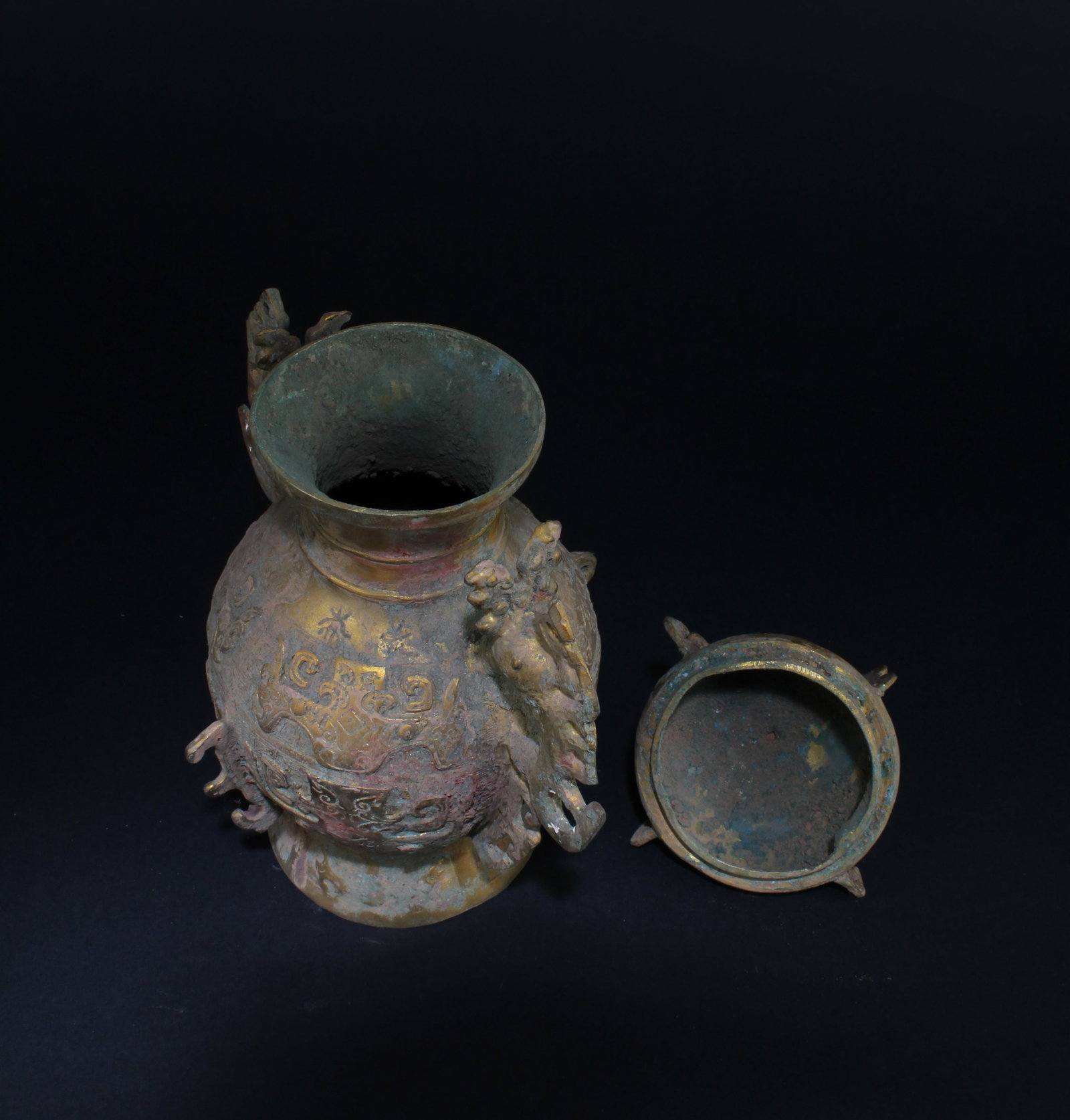A Bronze Archaic Container - 6