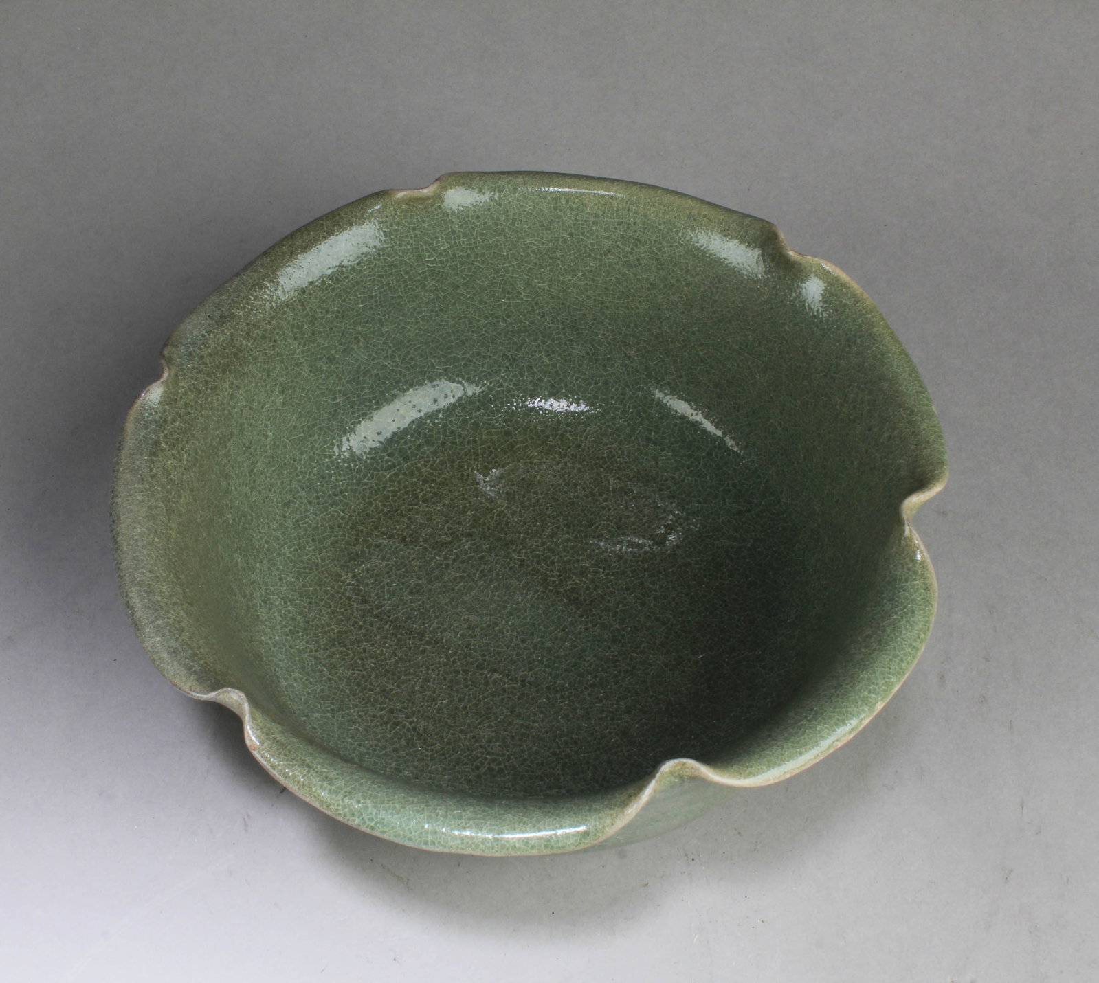 Chinese Porcelain Bowl: Chinese Porcelain Bowl. Diameter: 8"