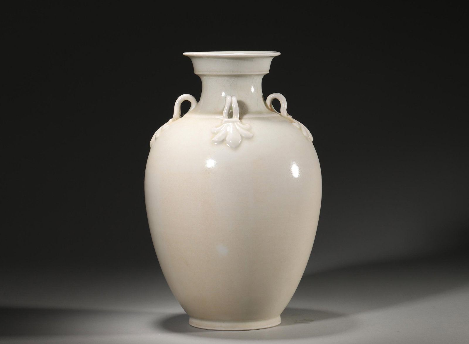 SONG DYNASTY DING KILN EWER WITH THREE LOOP HANDLES (1 of 7)