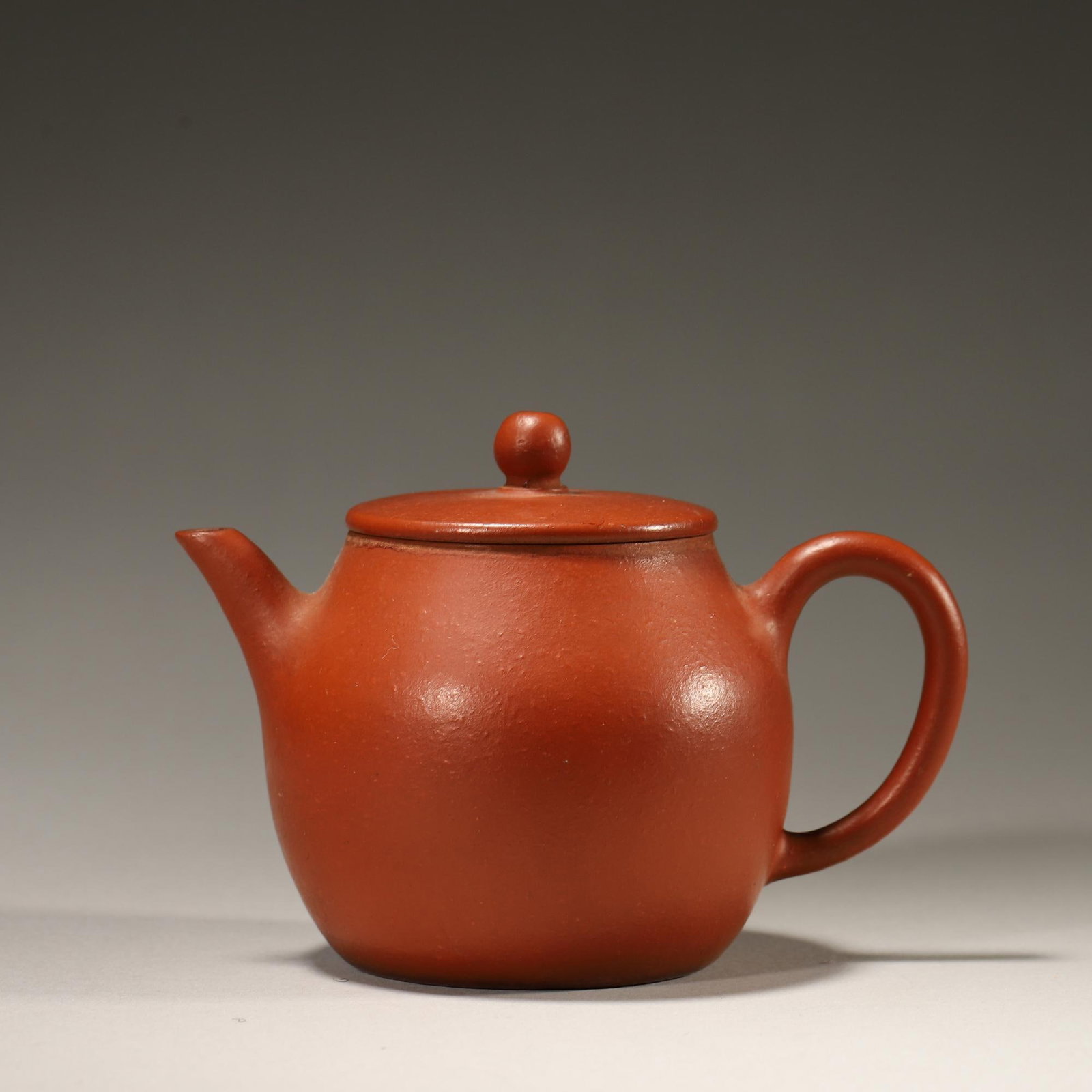 QING DYNASTY PURPLE CLAY ZHUNI CLAY FLAT LID LOTUS SEED TEAPOT (1 of 6)