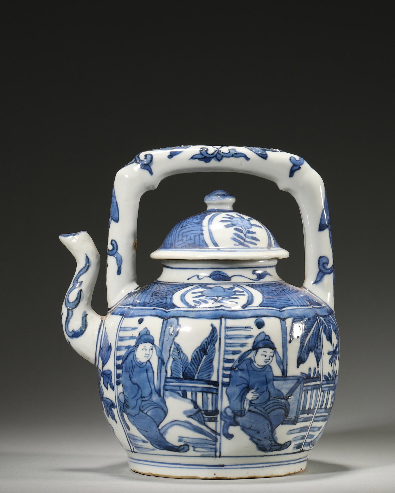 QING DYNASTY BLUE AND WHITE WITH FLORAL AND FIGURAL LIFTING BEAM TEAPOT: W: 17cm H: 20cm