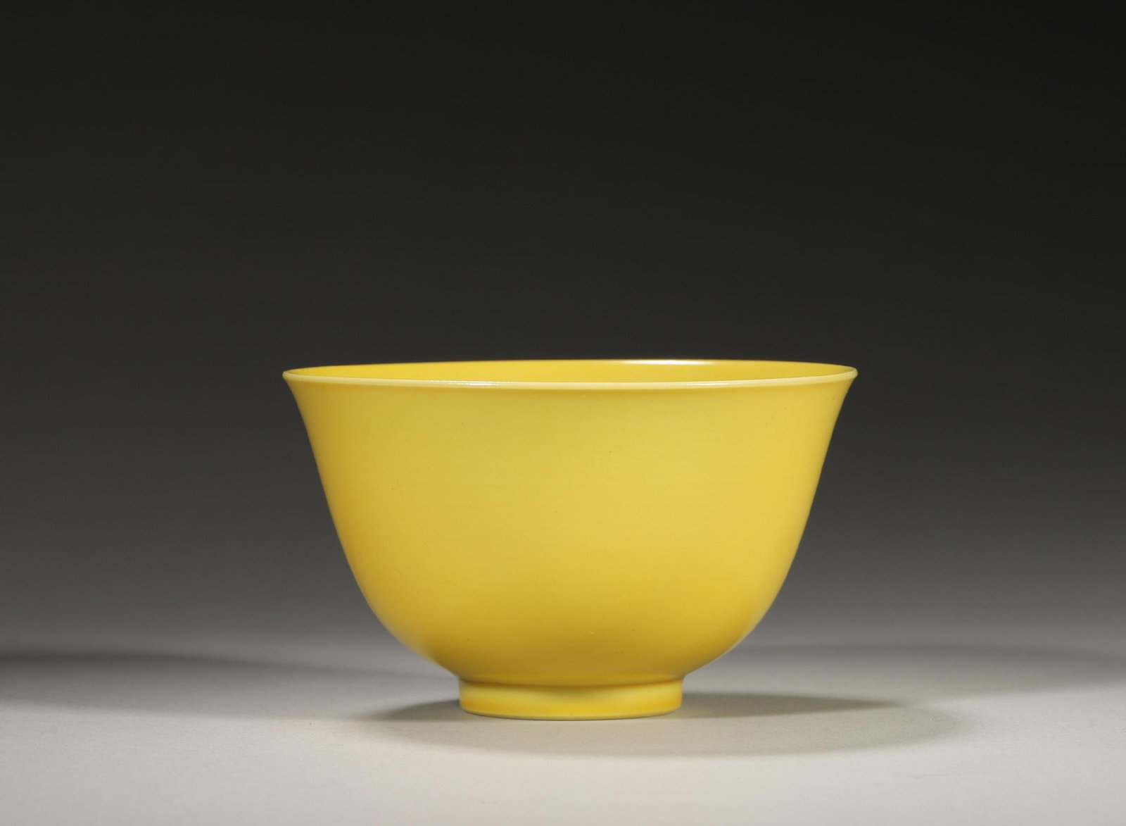 QING DYNASTY YELLOW GLAZE BOWL: W: 9cm H: 5.4cm