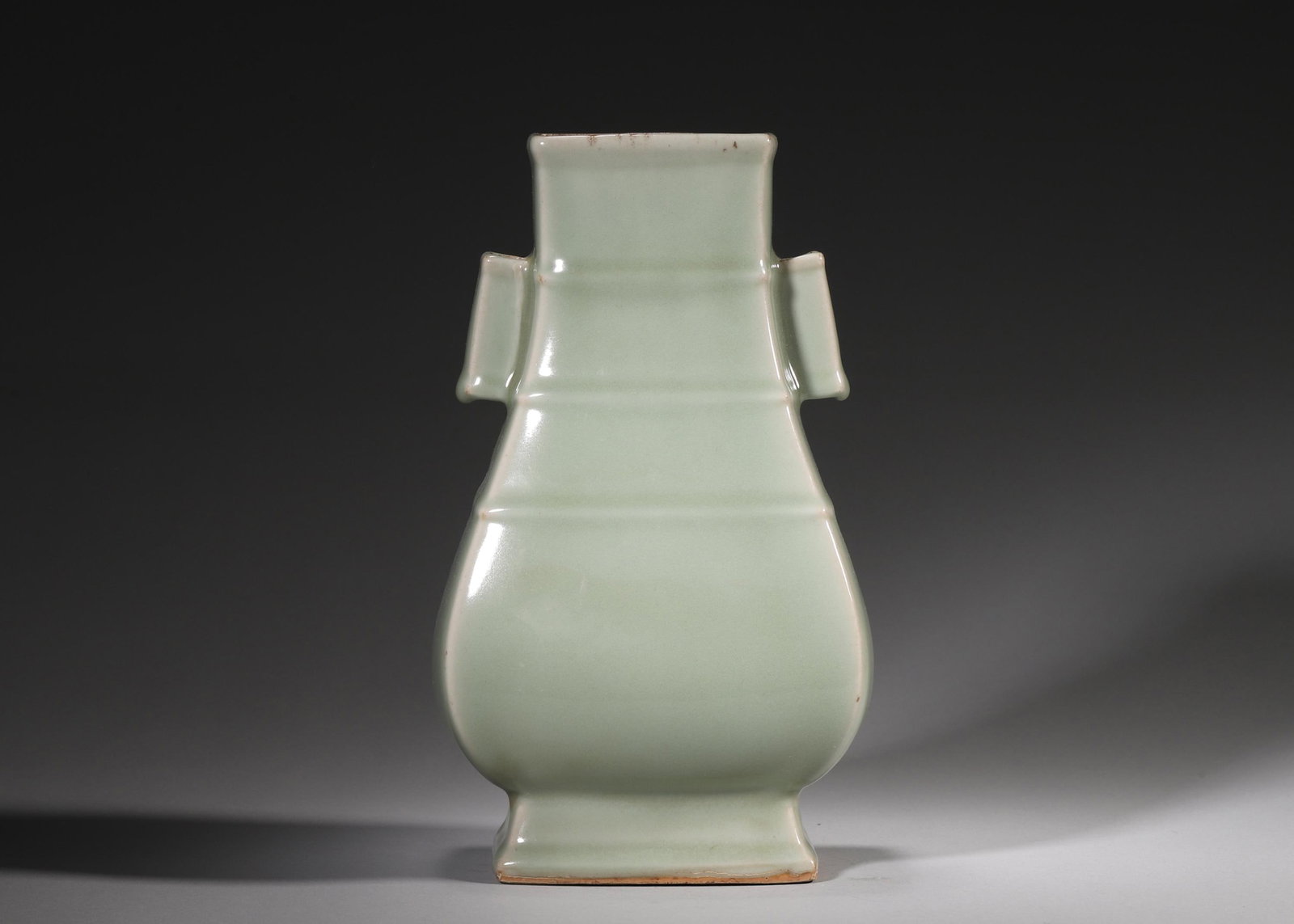 SONG DYNASTY CELADON GLAZE STRING PATTERN PIERCED-HANDLE SQUARE VASE: Length 14cm Width 11cm Height 24cm