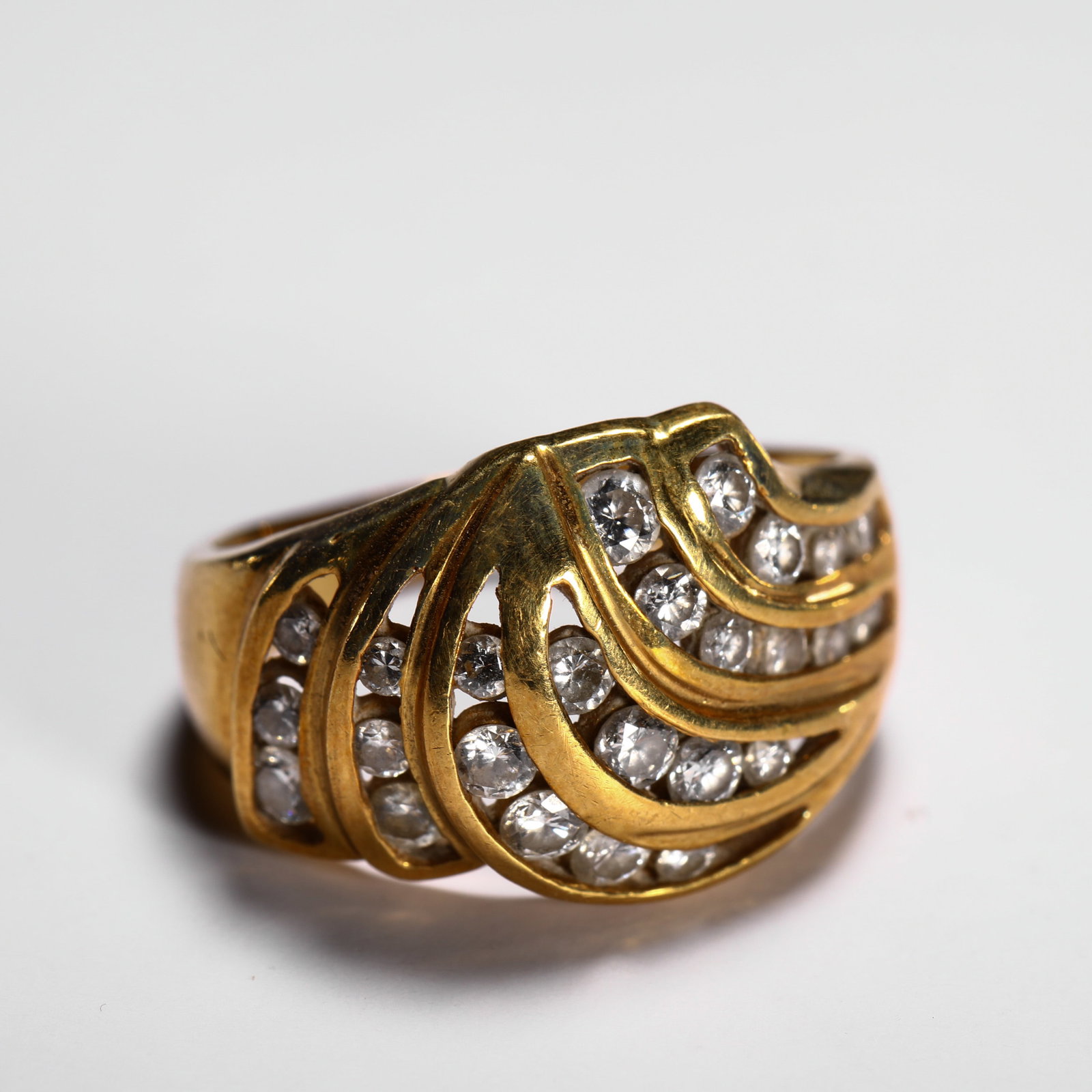 18K GOLD RING (1 of 6)