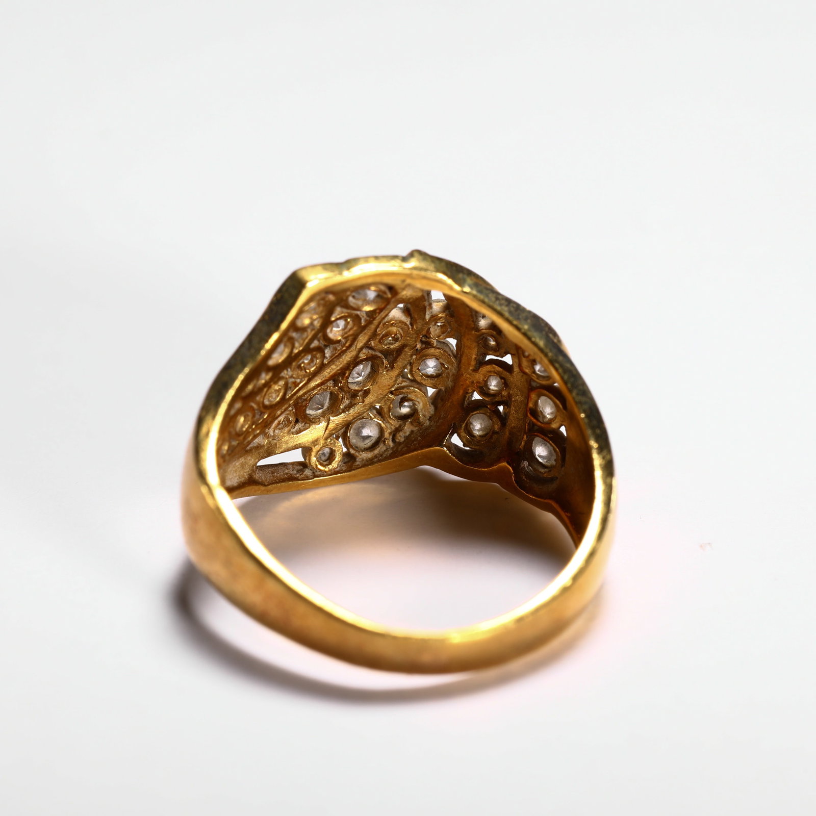 18K GOLD RING - 4