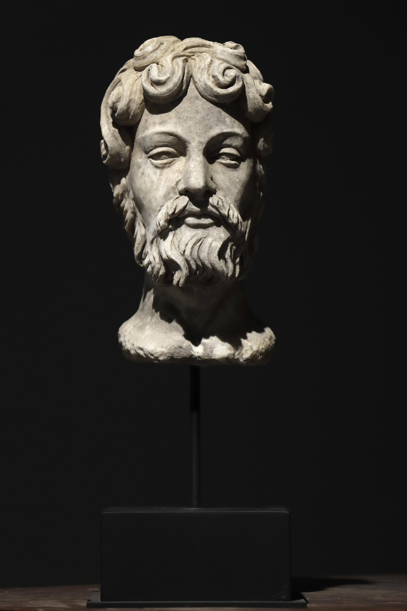 A 3TH-CENTURY ANCIENT GREEK STONE-CARVED HEAD (1 of 7)