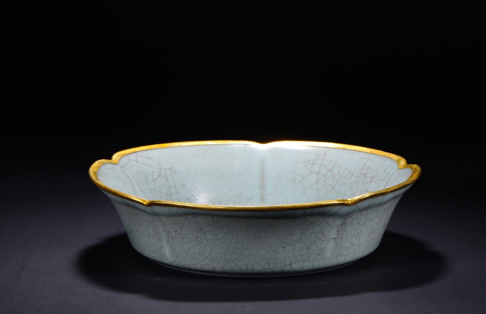 QING DYNASTY GE KILN BLUE GLAZE SUNFLOWER MOUTH WASH (1 of 11)