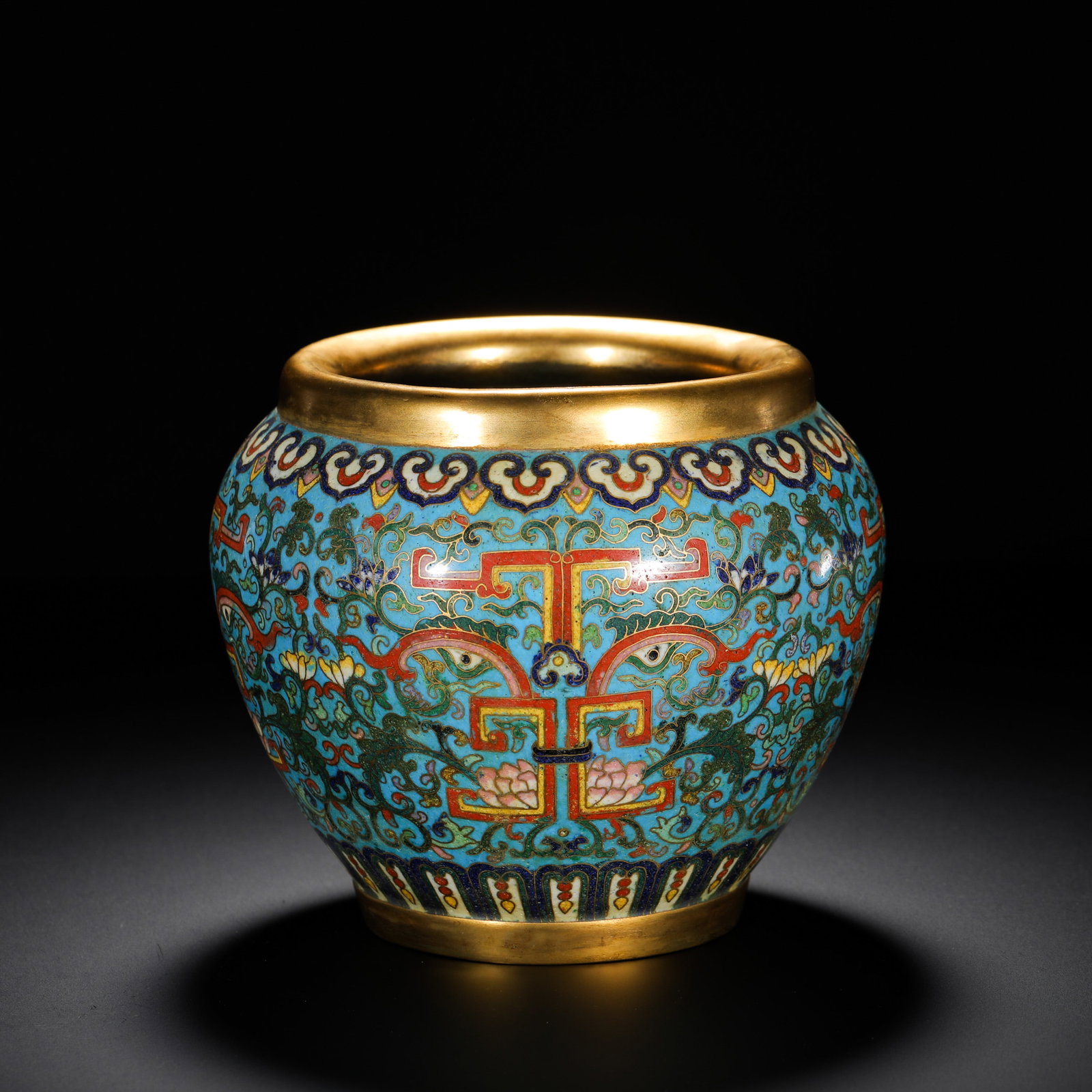 SMALL JARS WITH ANIMAL FACE PATTERNS MADE OF COPPER BODY CLOISONNE ENAMEL FROM THE QING DYNASTY: H:13cm (5.12in) D:16cm (6.30in) Weight:940g (2.07lb)This is a Qing Dynasty copper-based cloisonne (Jingtai Blue) small jar, featuring exquisite craftsmanship and bright colors. The jar has a rounded, 