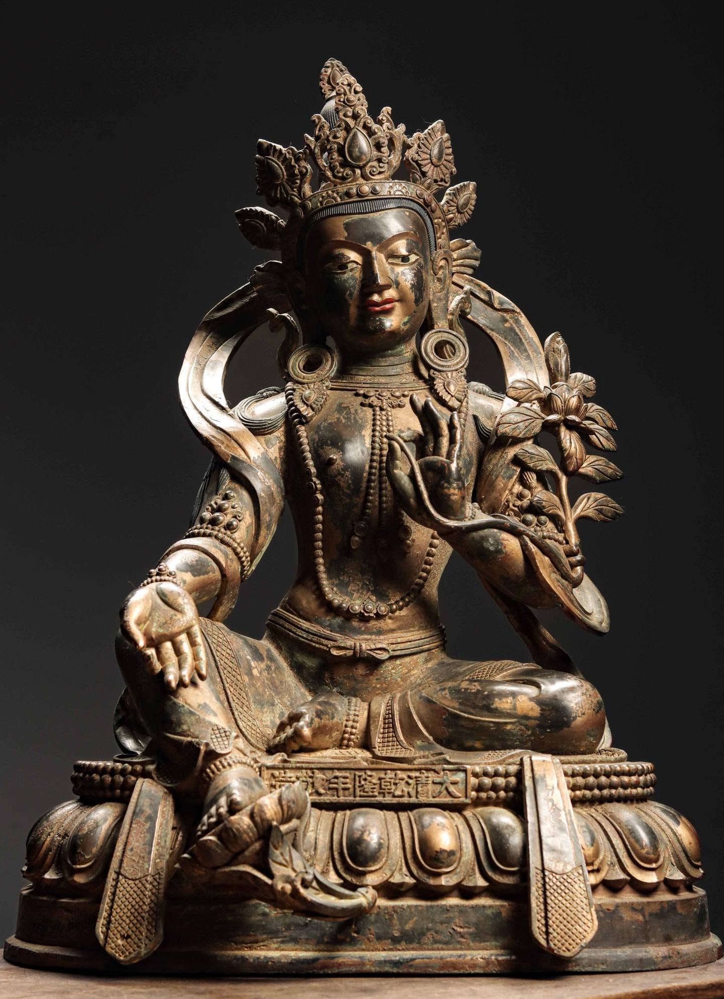 GILDED BRONZE STATUE OF TARA FROM THE QING DYNASTY: Weight:18500g H:60cm W:44cm T:37cm