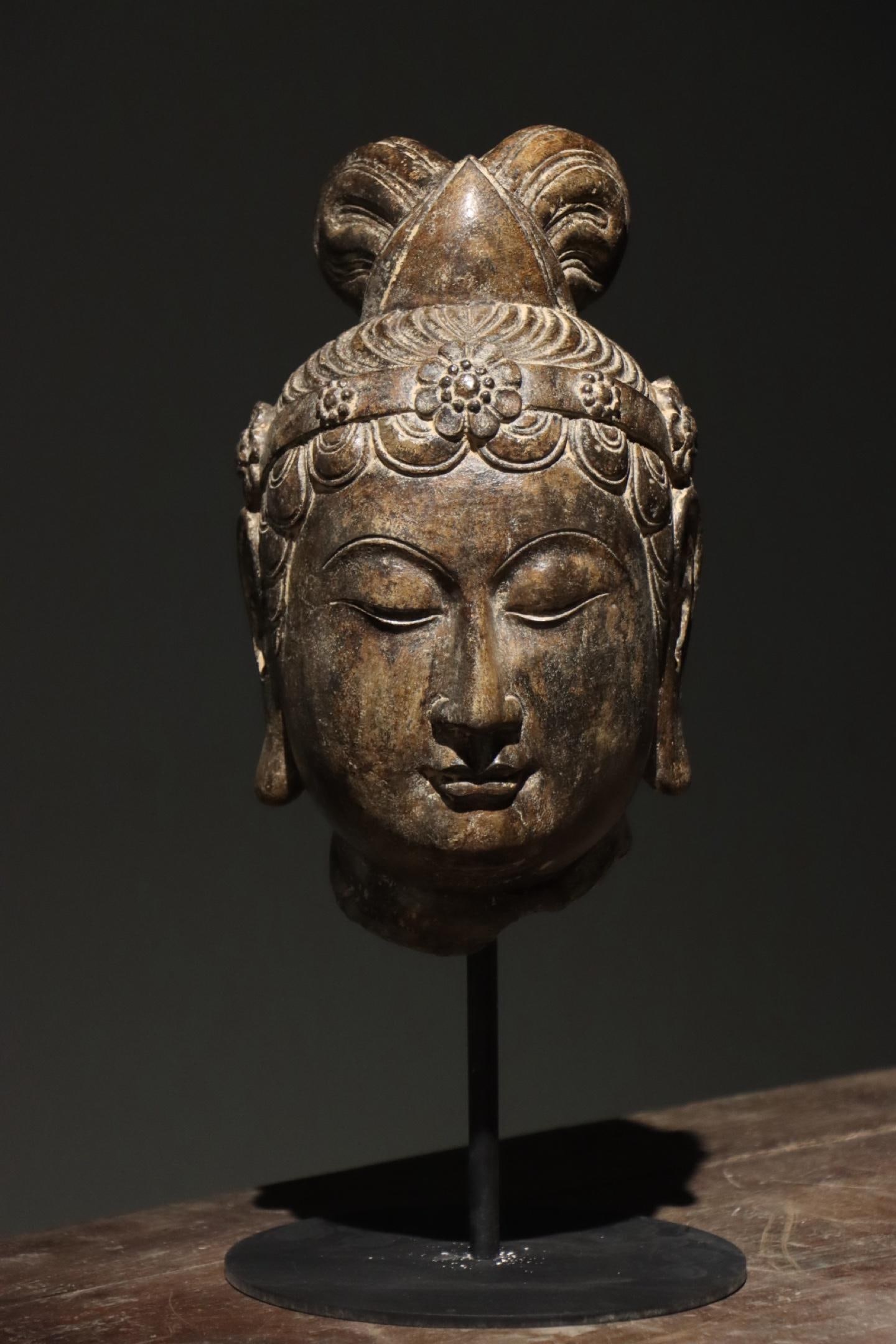 TANG DYNASTY GROTTO GUANYIN HEAD: H:30cmH:50cmWeight:28000g