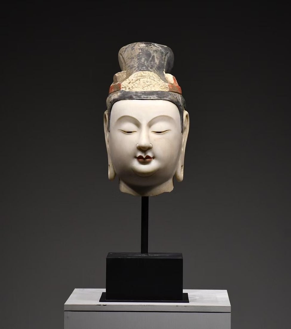 A WHITE MARBLE BUDDHA HEAD FROM THE NORTHERN QI PERIOD (1 of 7)