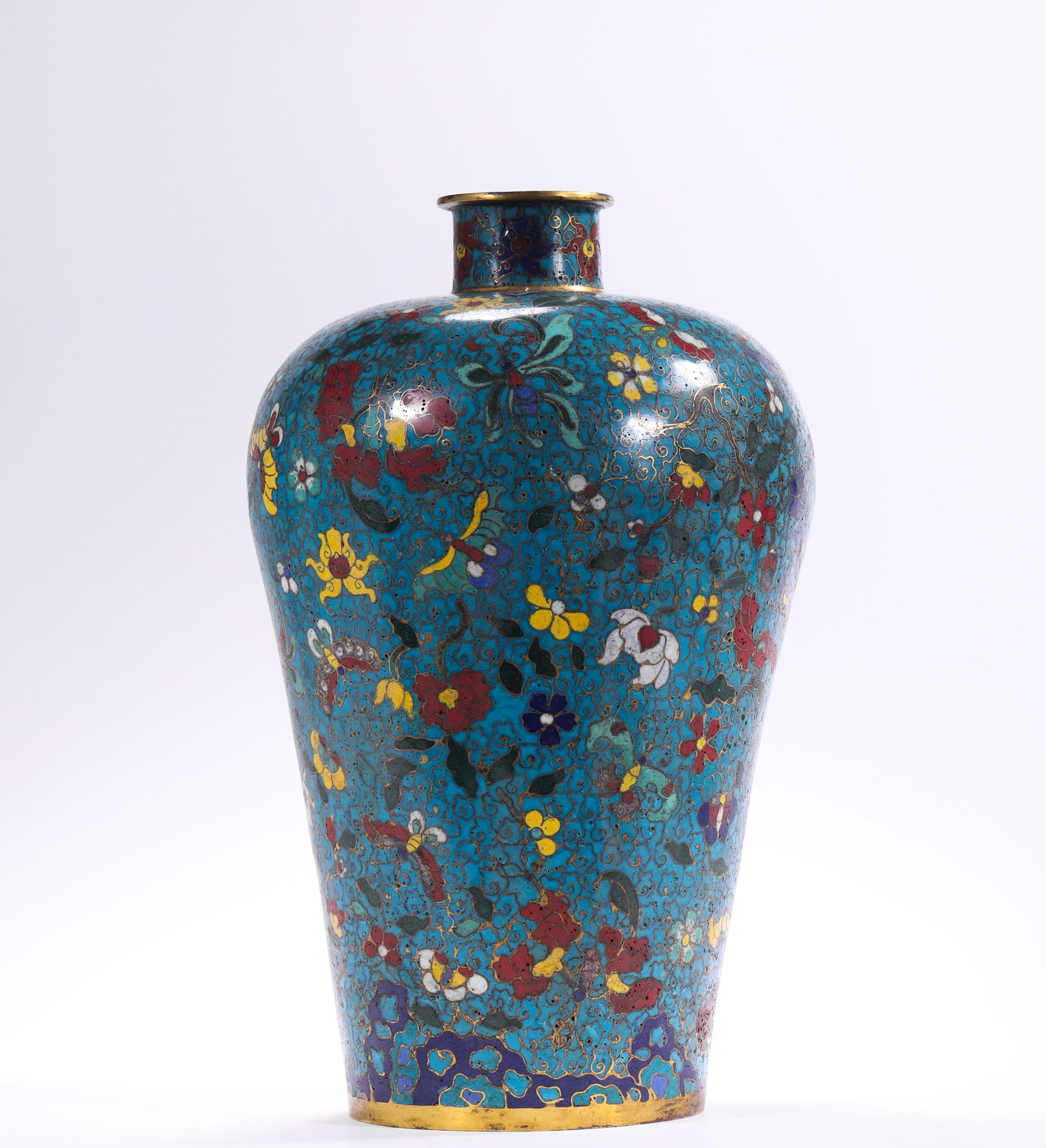 QING DYNASTY COPPER CLOISONNE ENAMEL FLOWER BUTTERFLY PATTERN PLUM VASE: H:33.0cm(12.99in) W:19.0cm(7.48in) Weight:2500g(5.51lb)This Meiping vase is a top-tier palace cloisonne vessel of the Qing Dynasty, made of bronze with full-body cloisonne enamel craftsmanship. It fea