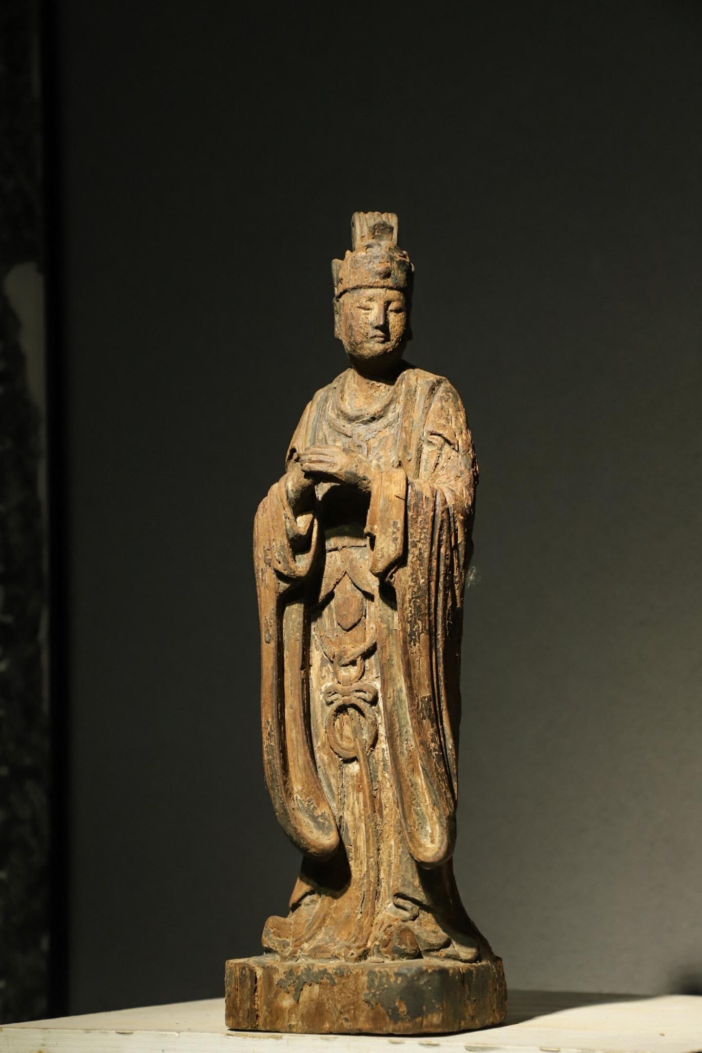 WOODCARVING OF CIVIL OFFICIALS FROM THE SONG DYNASTY: H:46cmWeight:5000g