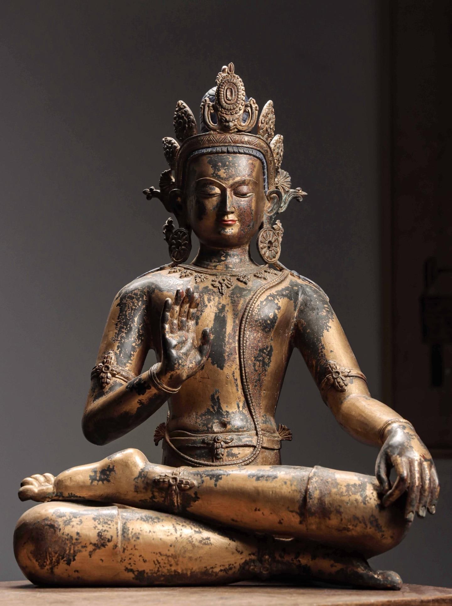FINELY CAST BRONZE BODY * GILDED GUANYIN STATUE: Weight:16000g(35.27lb)H:59cm(23.23in)W:42cm(16.54in)T:29cm(11.42in)The pure heavy bronze body is covered in original ancient gilding layer. After years of erosion, it formed mild mottled dark brown pa