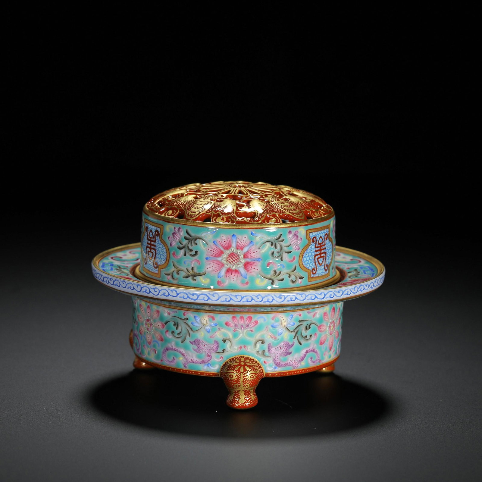 Green-Ground Floral Scent Burner: Green-Ground Floral Scent Burner. Diam.3.74" Height:2.36"