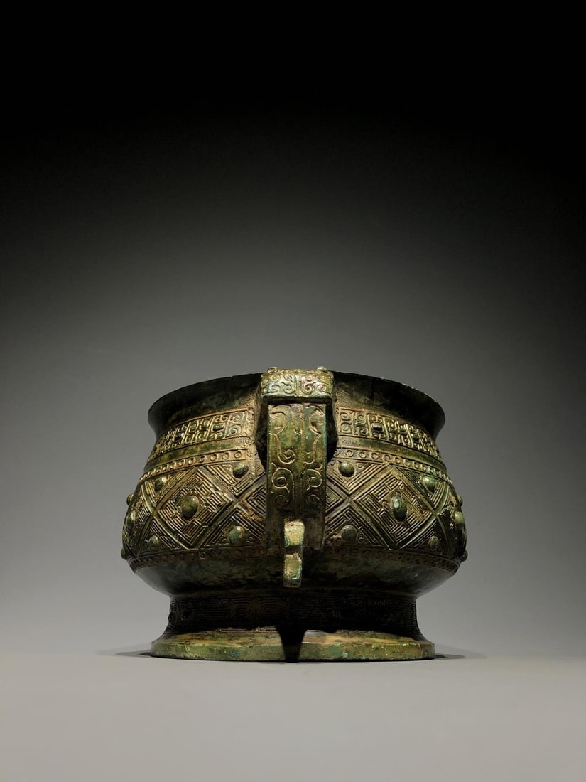A Bronze Gui Vessel - 2
